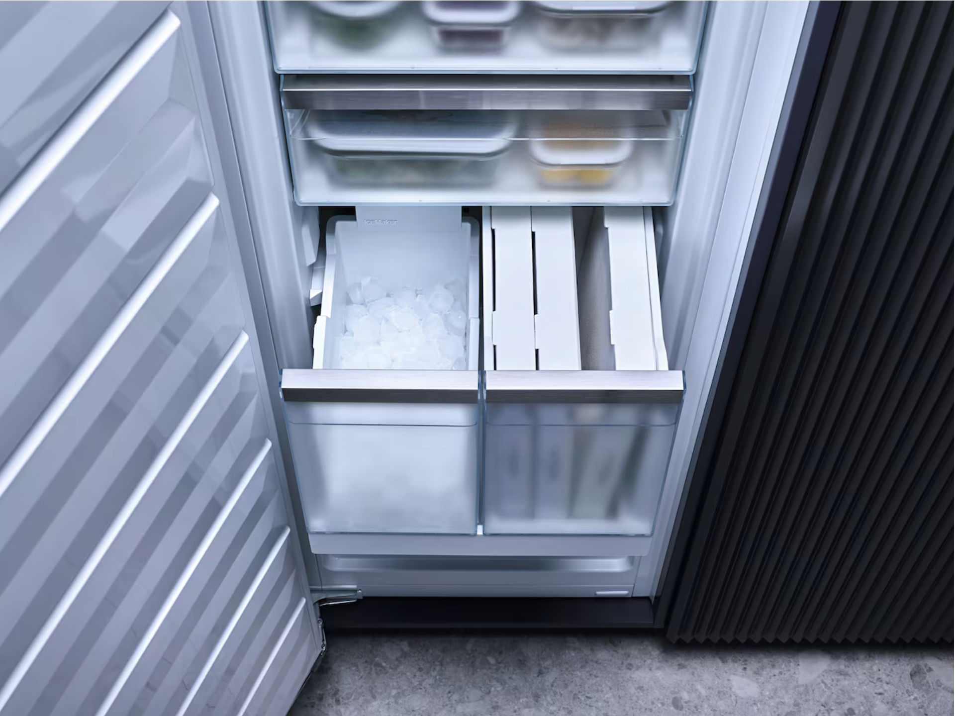 Miele Built-in freezer, 178 cm niche height Platinum FNS 7774 D