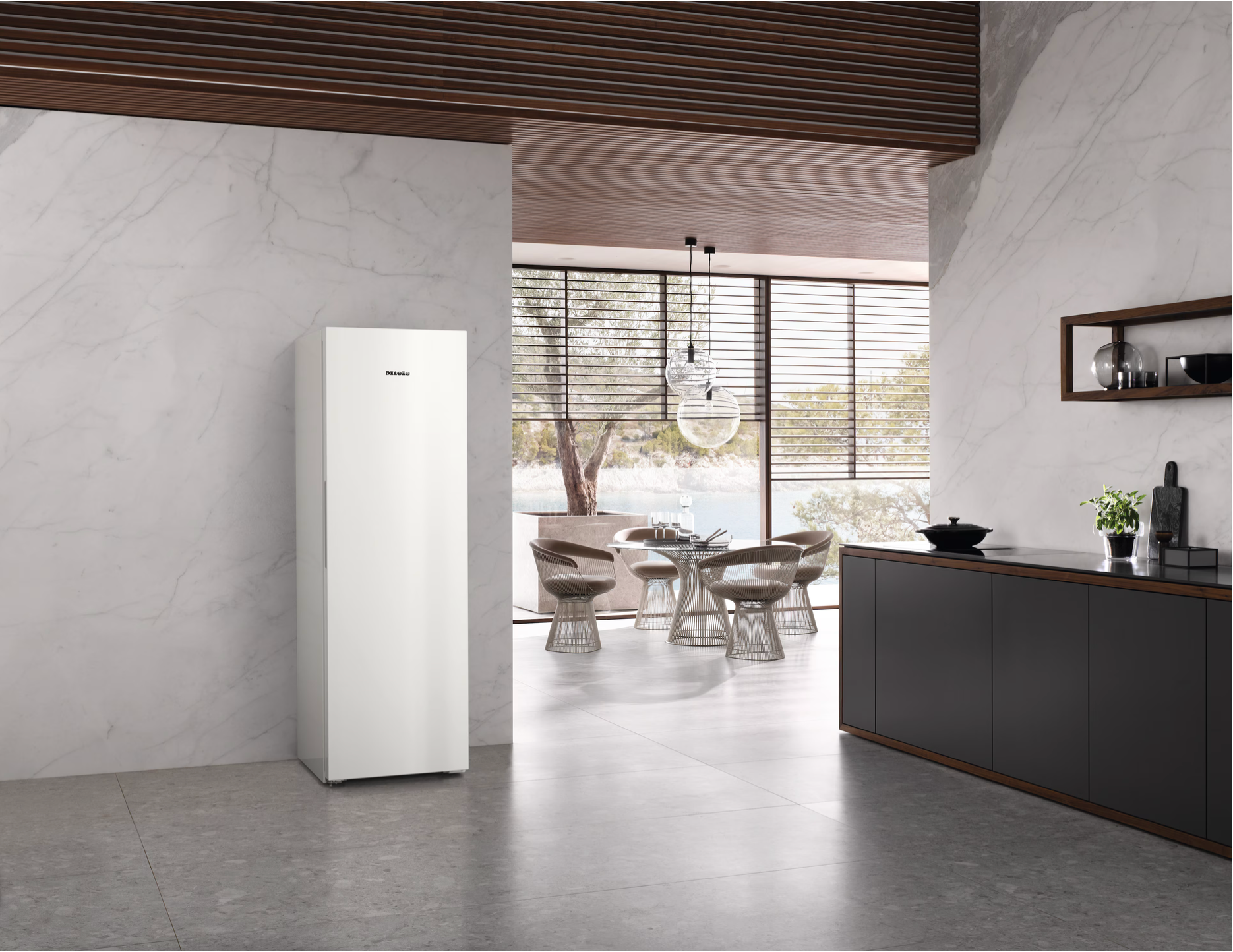Miele Freestanding freezer FNS 4382 D