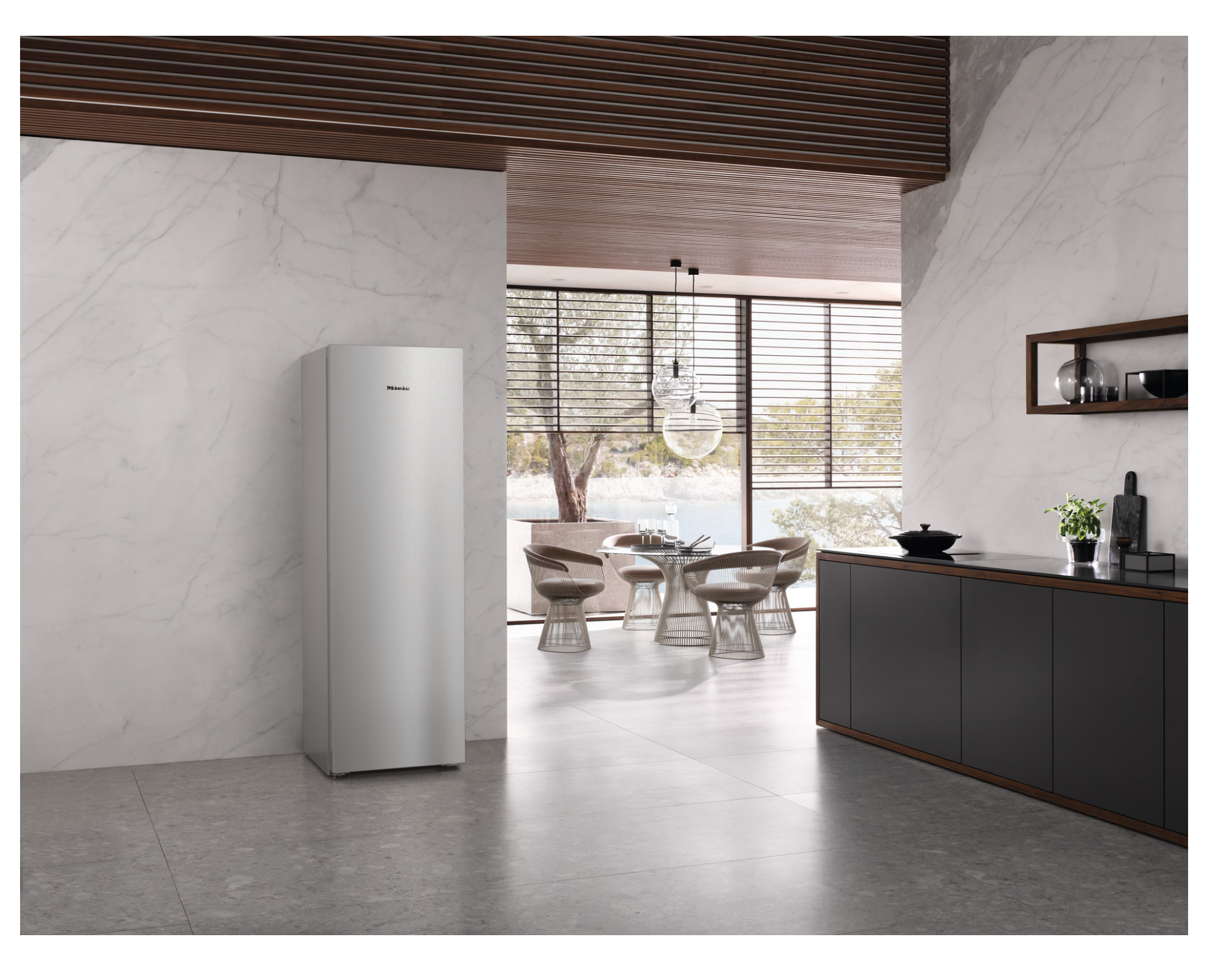Miele Freestanding freezer FNS 4382 D