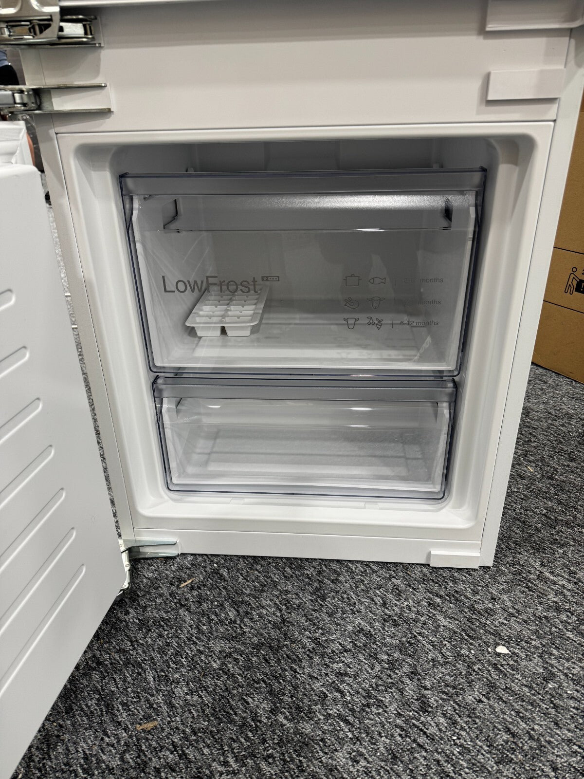 UNUSED Neff KI5872FE0G 177cm Integrated 70/30 Fridge Freezer built in BR2212