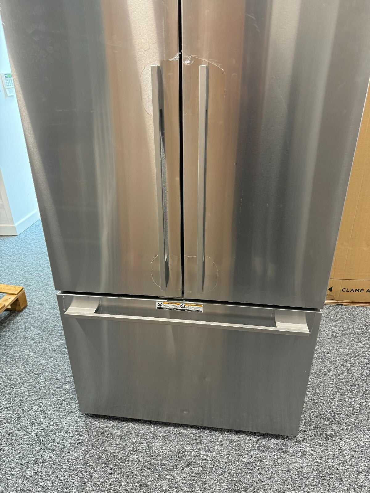 NEW Fisher & Paykel RF610ADJX7 Fridge Freezer Refrigerator appliance BR588
