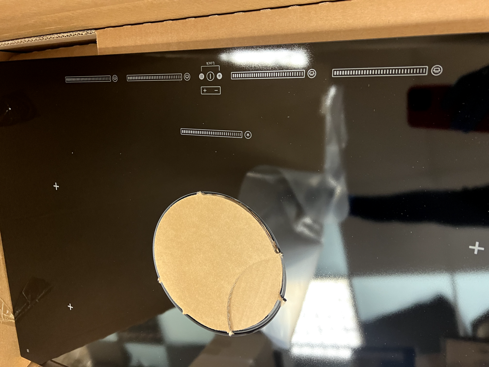 New Fisher & Paykel CID834DTB4 Induction Hob 83cm, 4 Zones with Integrated Vent