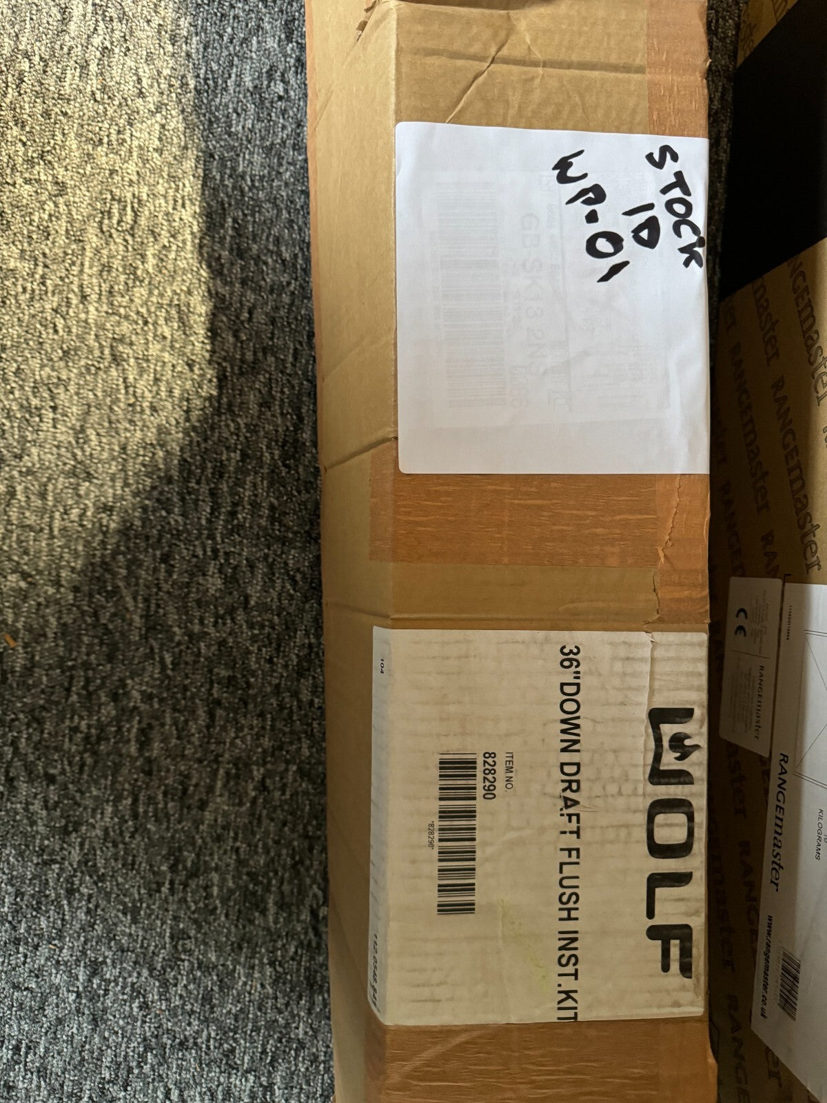 Wolf 36 inch Downdraft Extractor Flush Instal Kit - 828290 - opened box