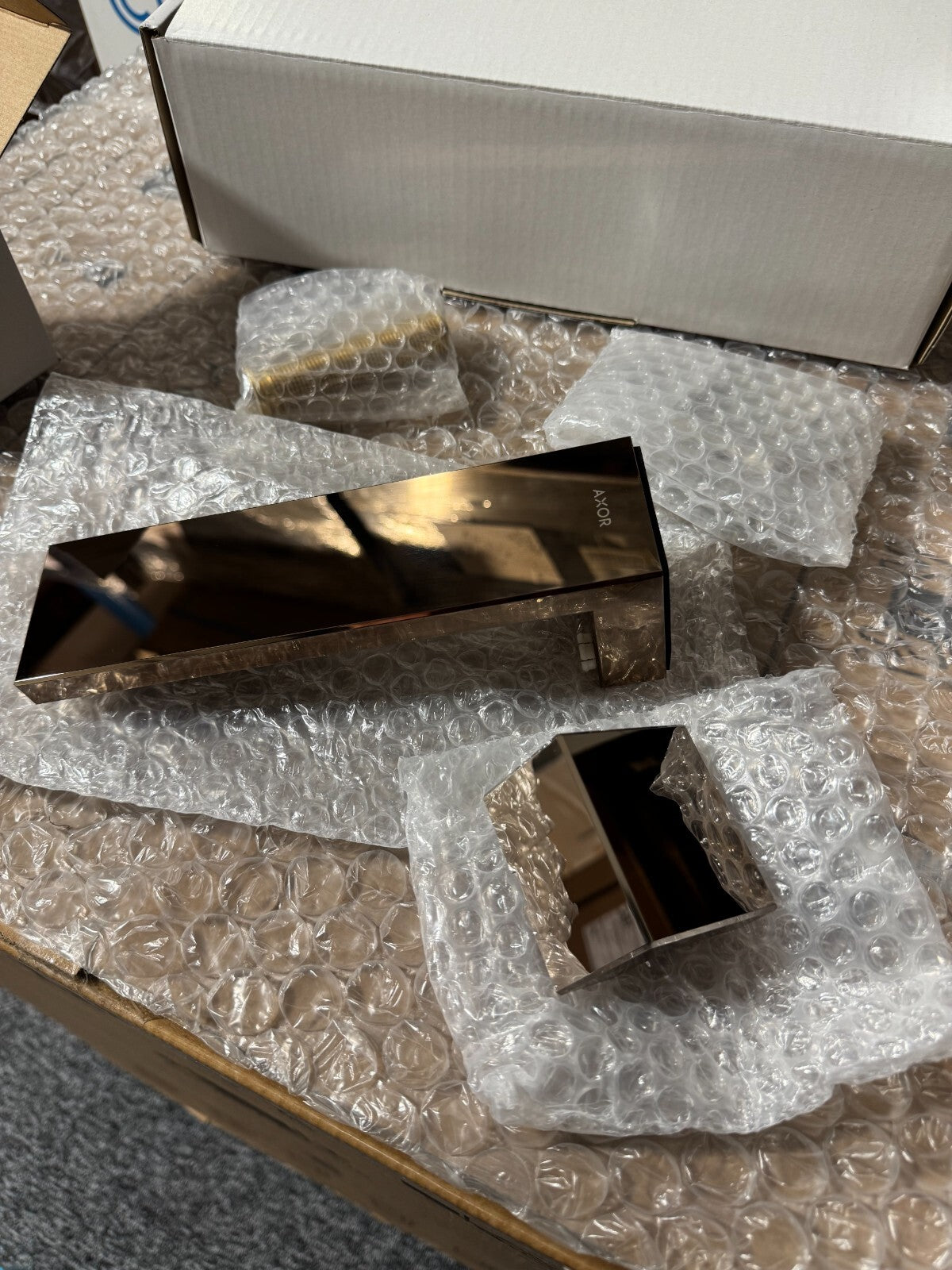 NEW Axor Hansgrohe 46410300 Edge Bath Tap Spout Red Gold BR928
