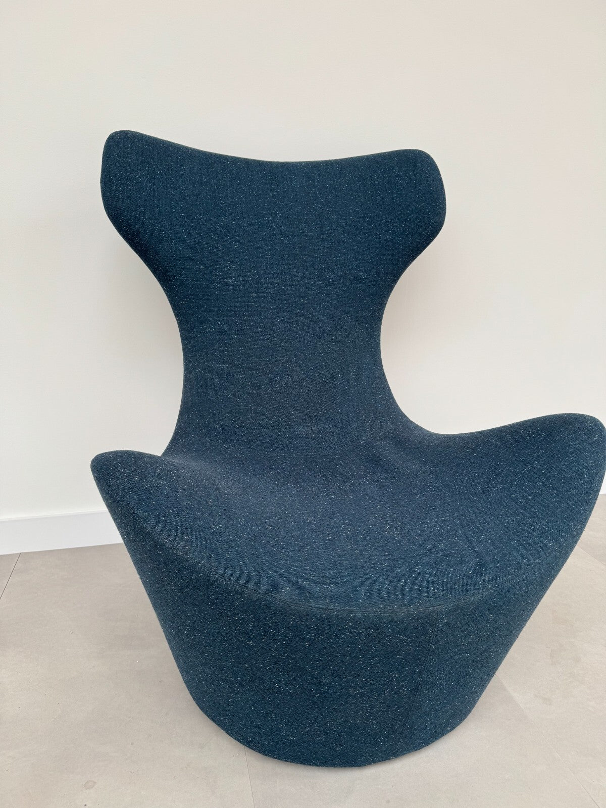 Ex Display B&B Italia Grande Papilio Swivel Lounge Blue Chair AX021