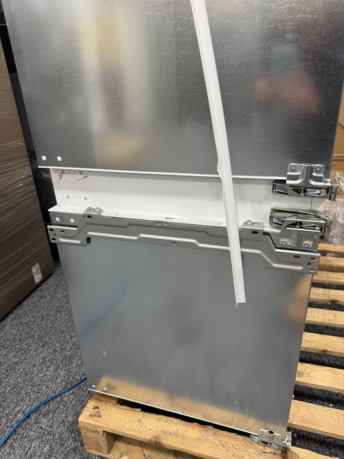 New NEFF KI5872FE0G Built in fridge freezer Integrated refrigeration BR2235