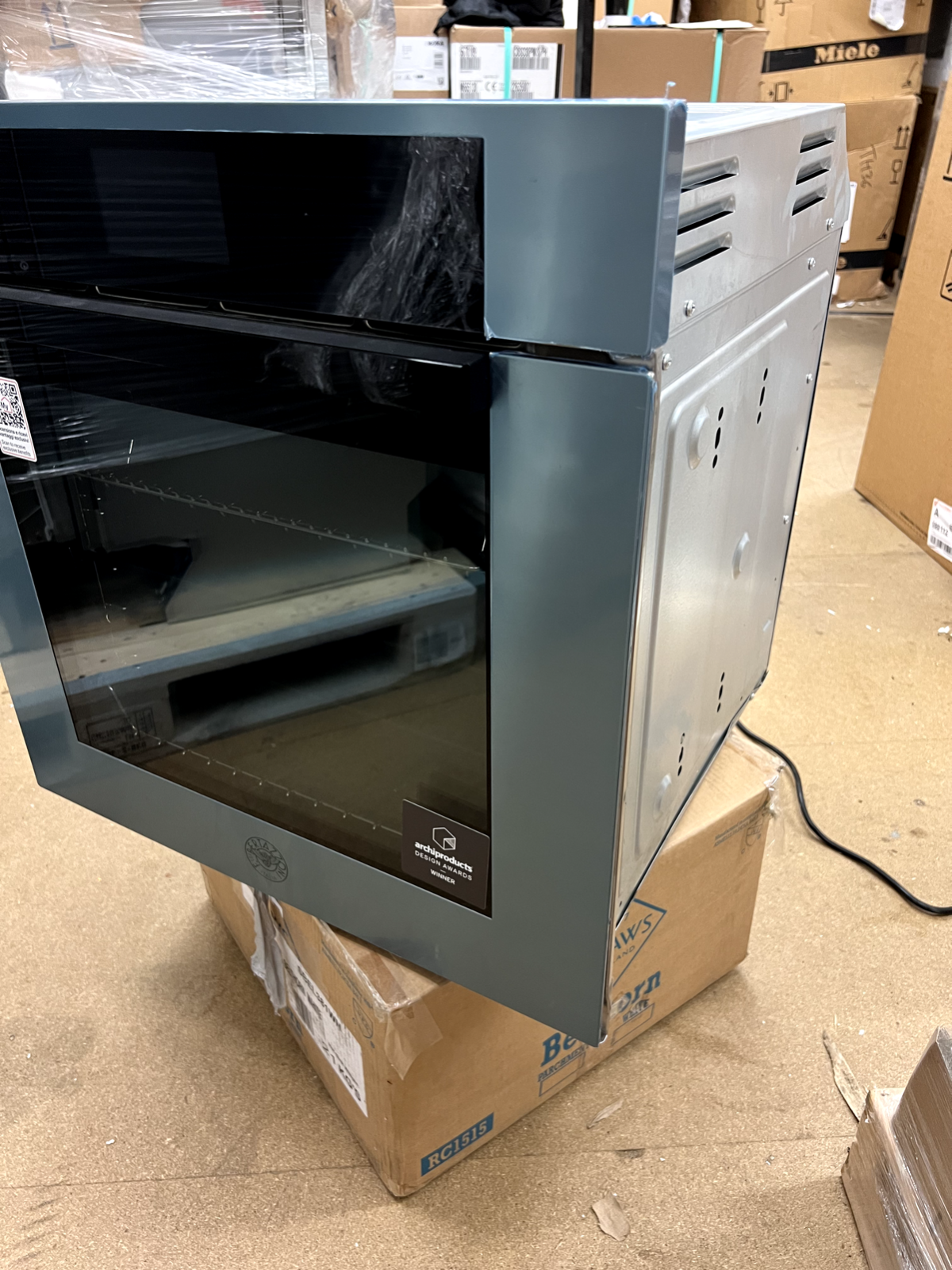 New Bertazzoni Modern F6011MODPTX Built in Wall Oven Cooker Appliance