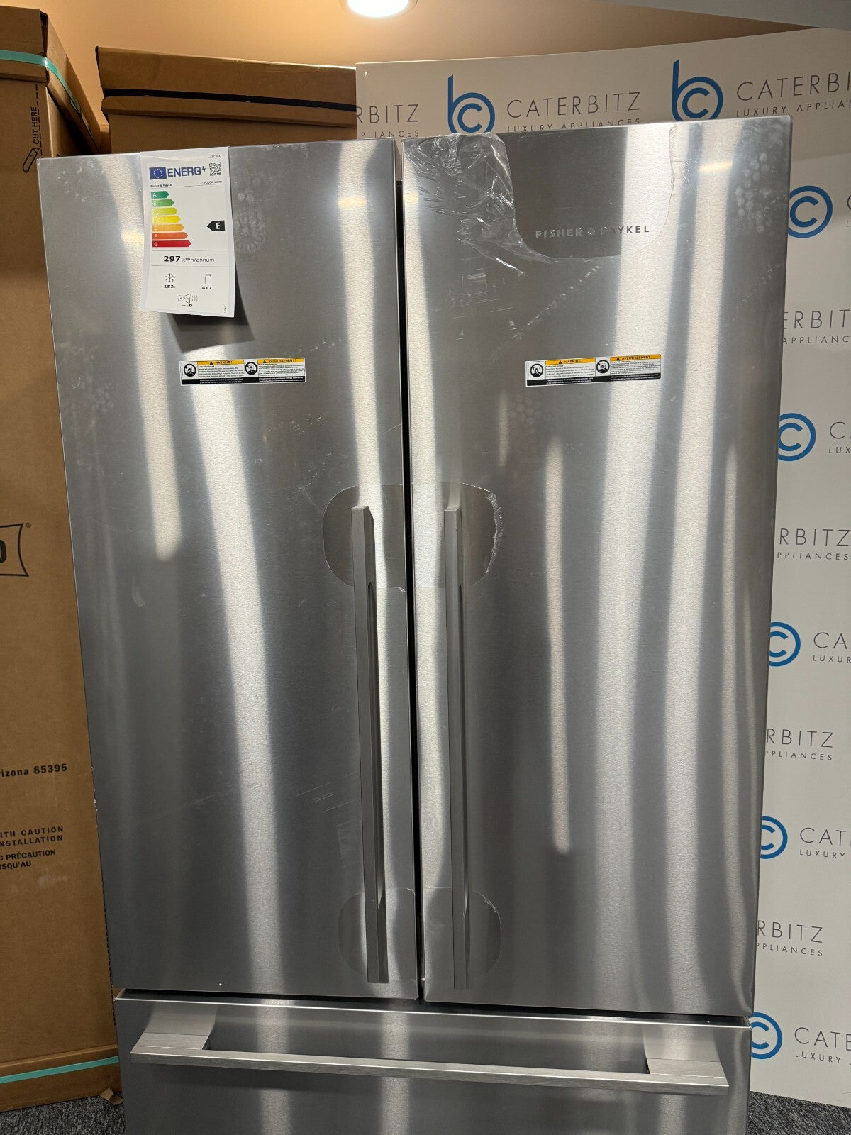 NEW Fisher & Paykel RF610ADX6 Freestanding fridge Freezer Appliance BR441