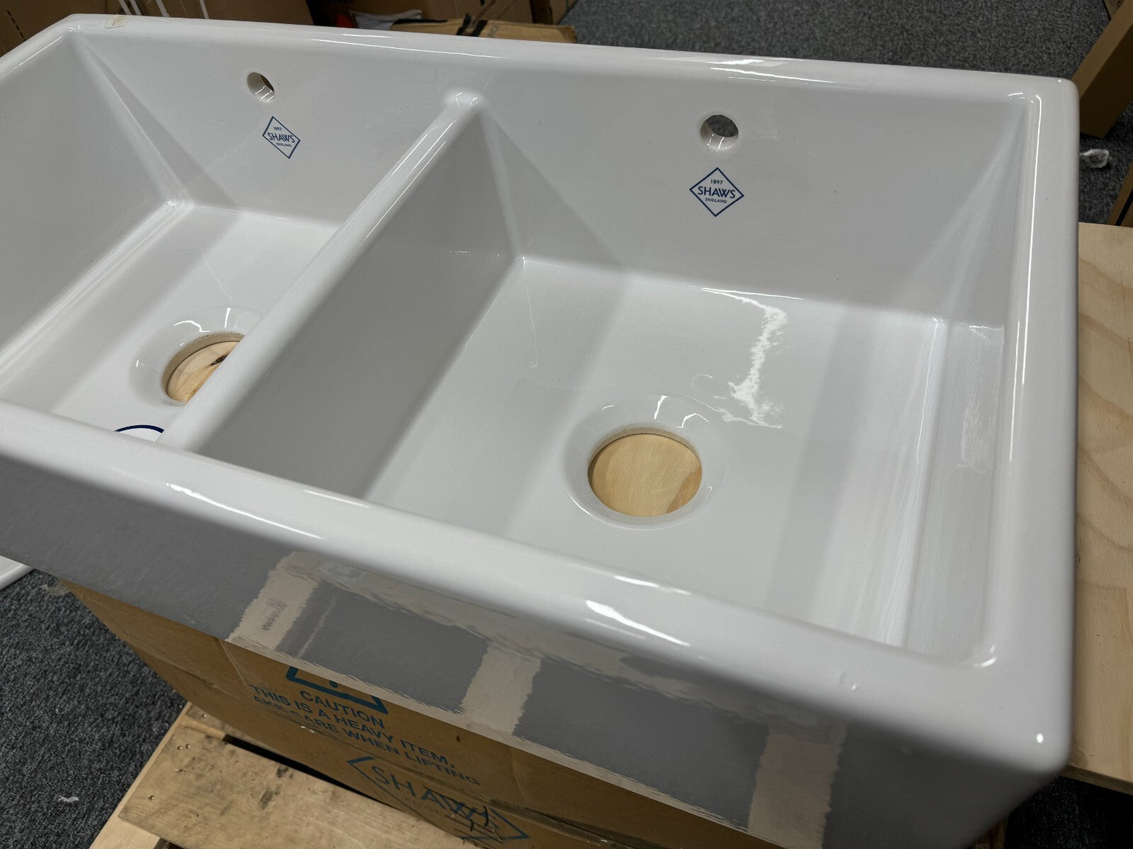 NEW Shaws Of Darwen SCSH900WH Double Bowl Kitchen Sink Basin white BR604