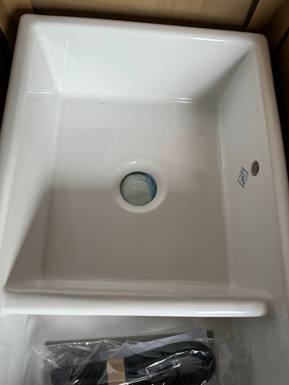New Shaws Of Darwen SCSH101WH White Ceramic Double Bowl Kitchen Sink damaged 274