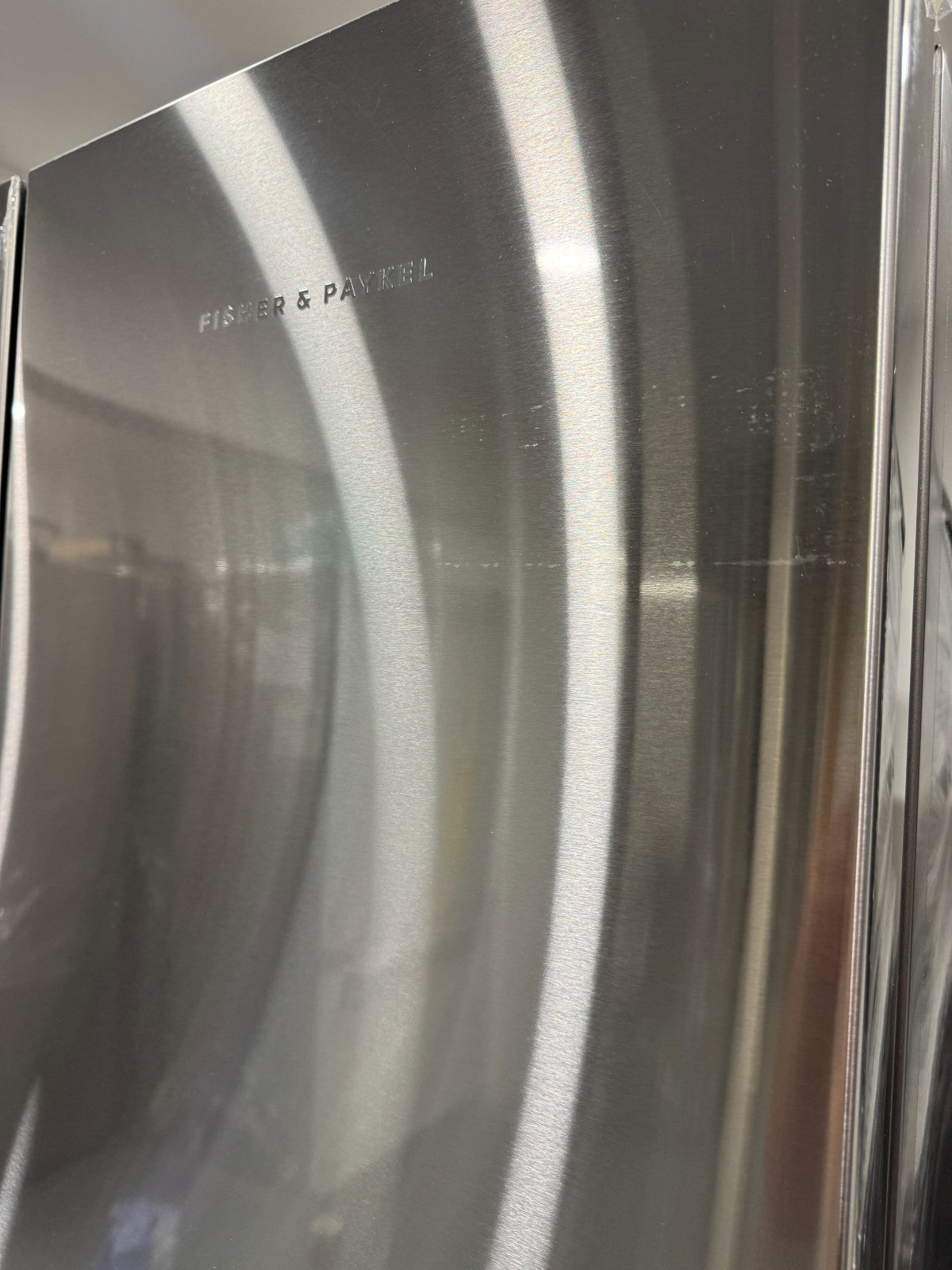 New UNUSED Fisher & Paykel RF605QNUVX1 Fridge Freezer ICE BR2332