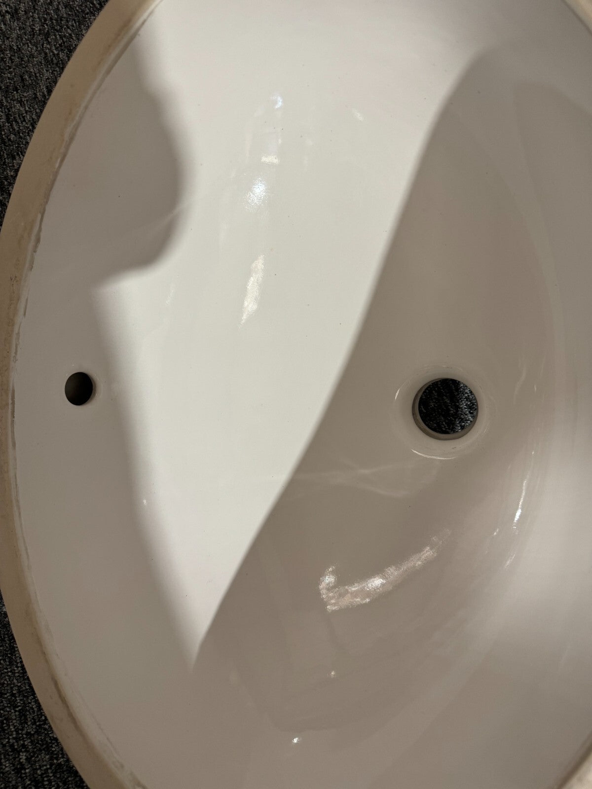 UNUSED Twyford White Aria 550mm x 465mm Countertop WHITE sink basin