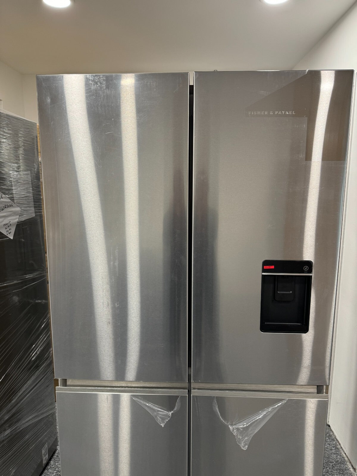 New Fisher & Paykel RF605QNUVX1 Quad Door Fridge Freezer Freestanding BR585