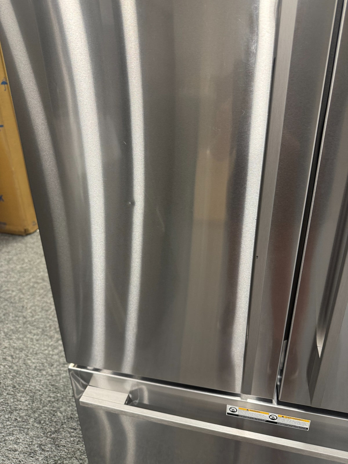 NEW UNUSED Fisher & Paykel RF610ADJX6 Fridge Freezer Freestanding BR2317