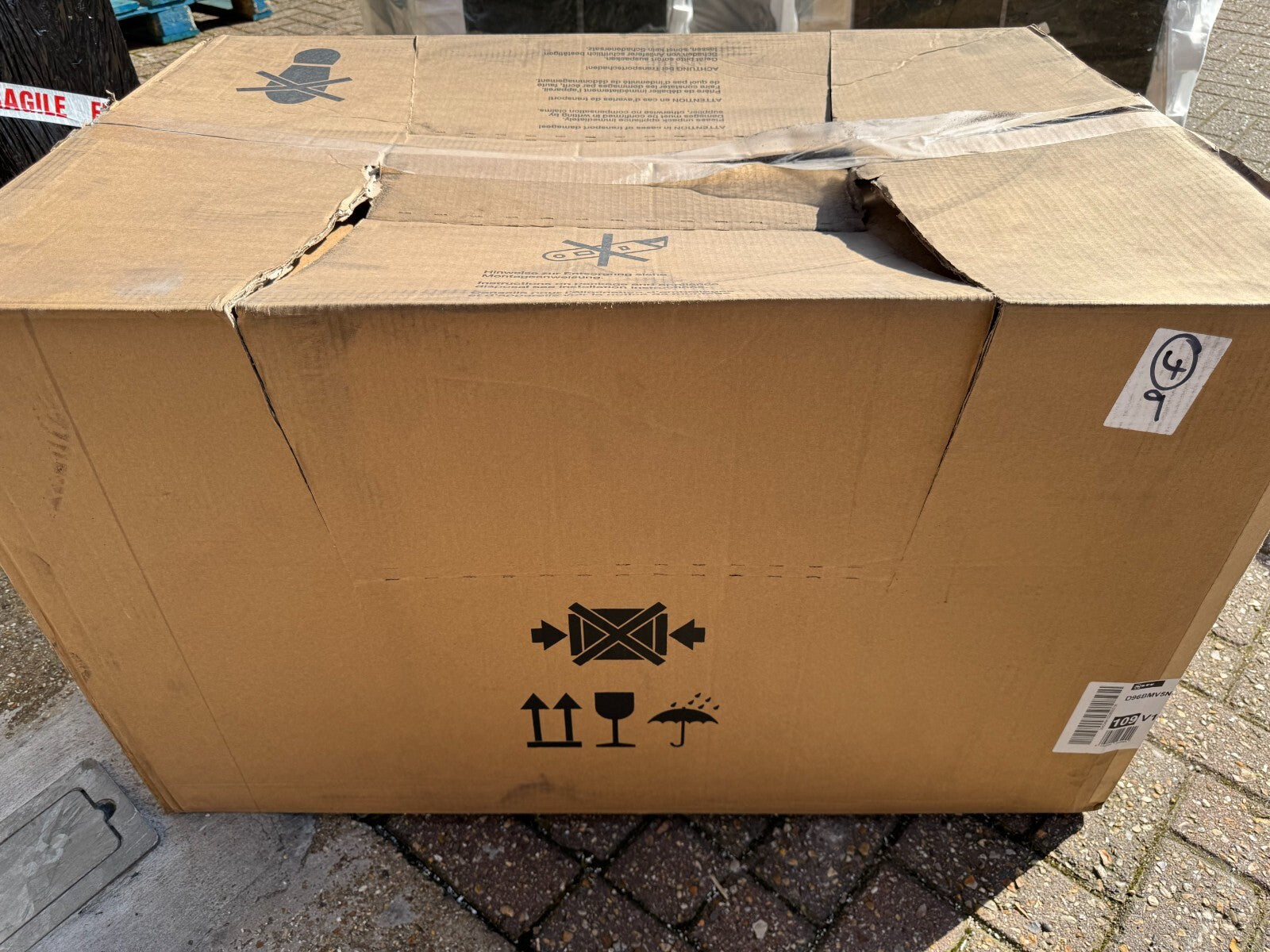 NEW NEFF N90 90cm D96BMV5N5B Wall mounted cooker hood Extractor BR2079