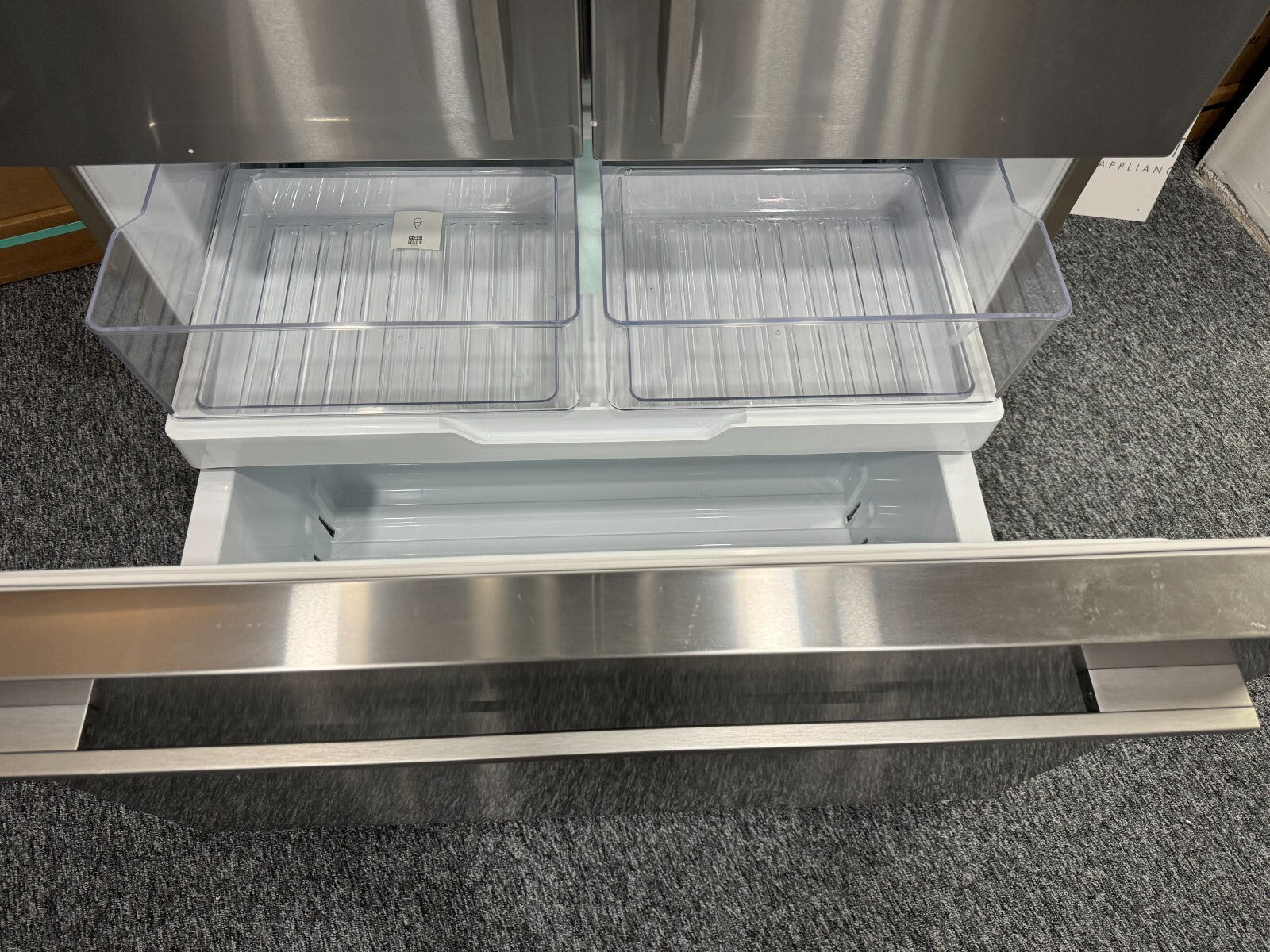 NEW Fisher & Paykel RF610ADX6 Freestanding fridge Freezer Appliance BR441