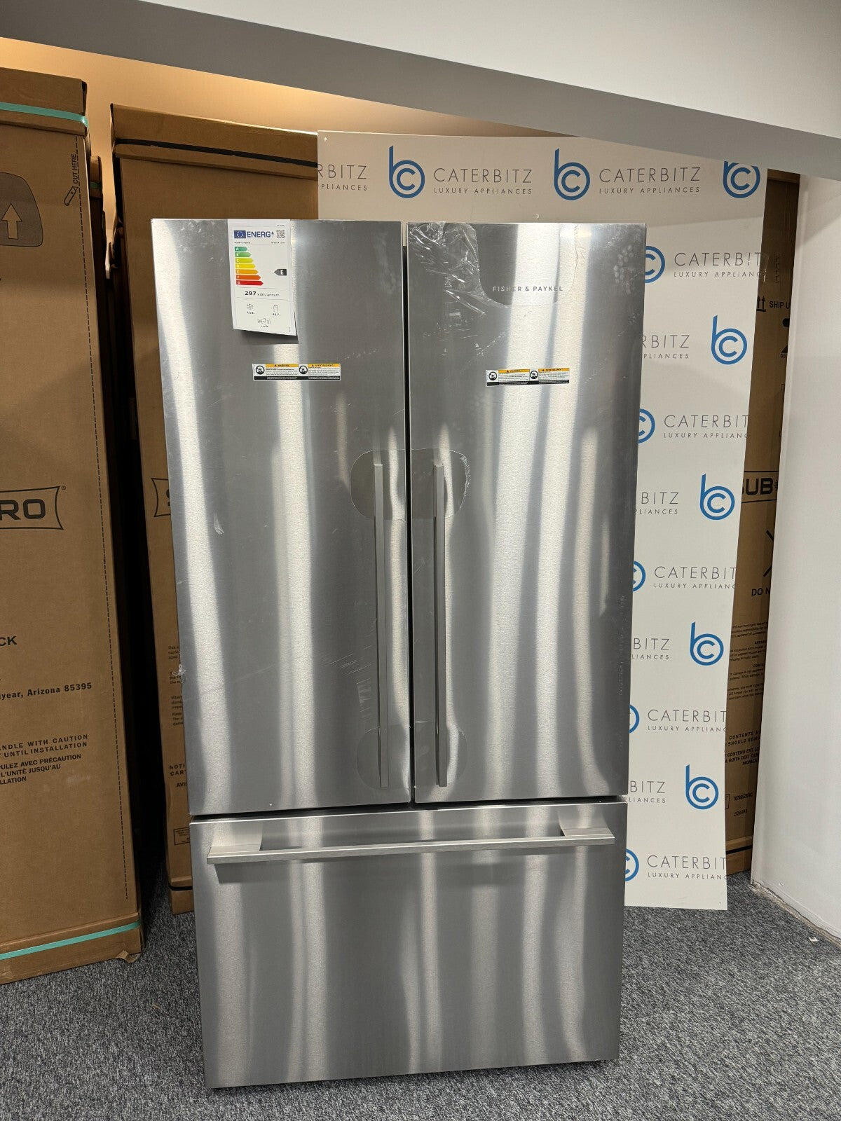 NEW Fisher & Paykel RF610ADX6 Freestanding fridge Freezer Appliance BR441
