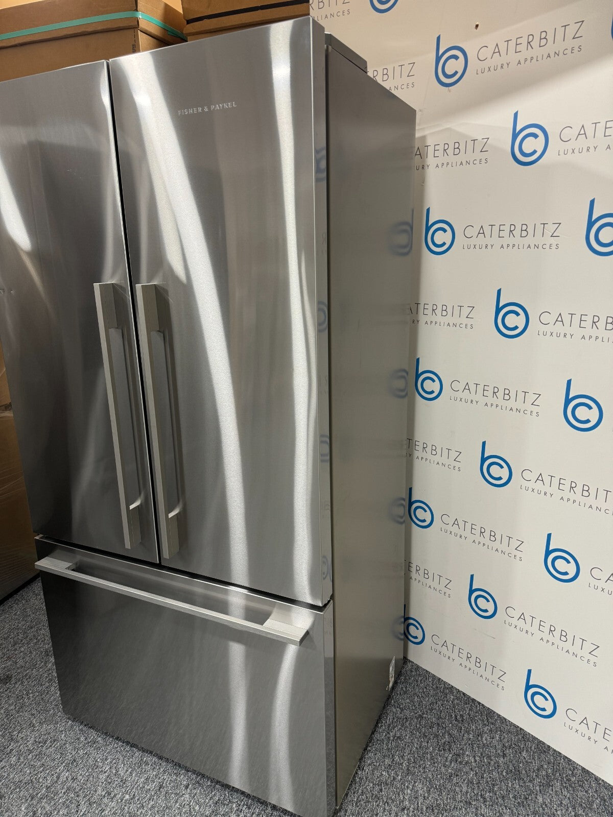 New Fisher & Paykel RF610ADJX7 Fridge Freezer Refrigerator French Door BR582 ICE