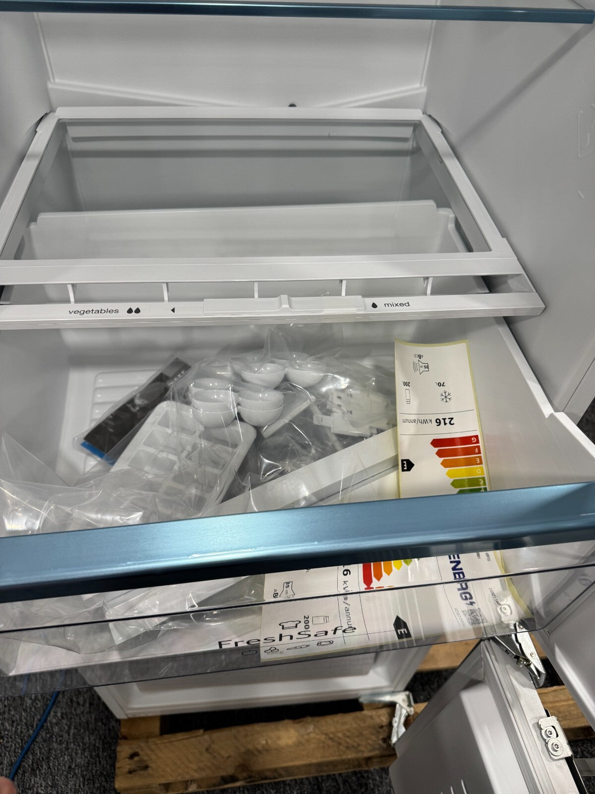 New NEFF KI5872FE0G Built in fridge freezer Integrated refrigeration BR2235