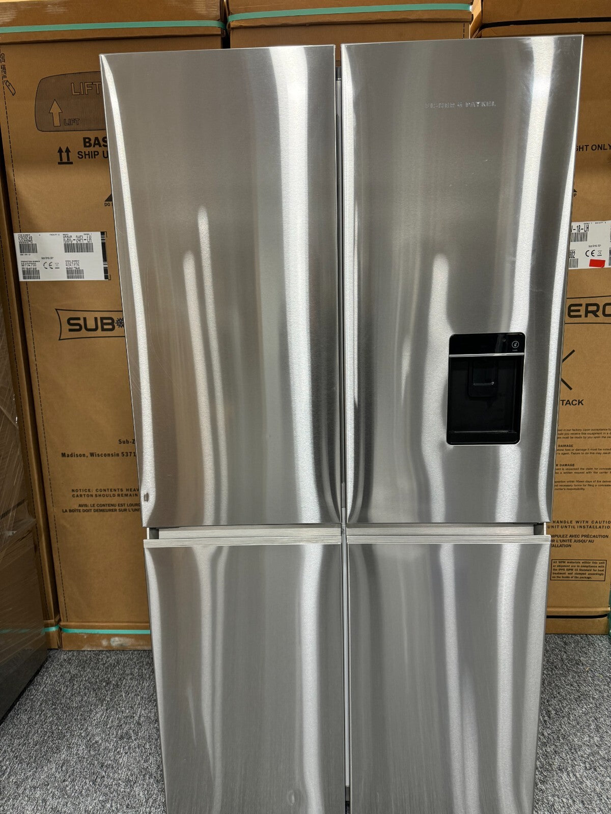 NEW Fisher & Paykel RF605QNUVX1 Fridge Freezer Freestanding Refrigerator BR581
