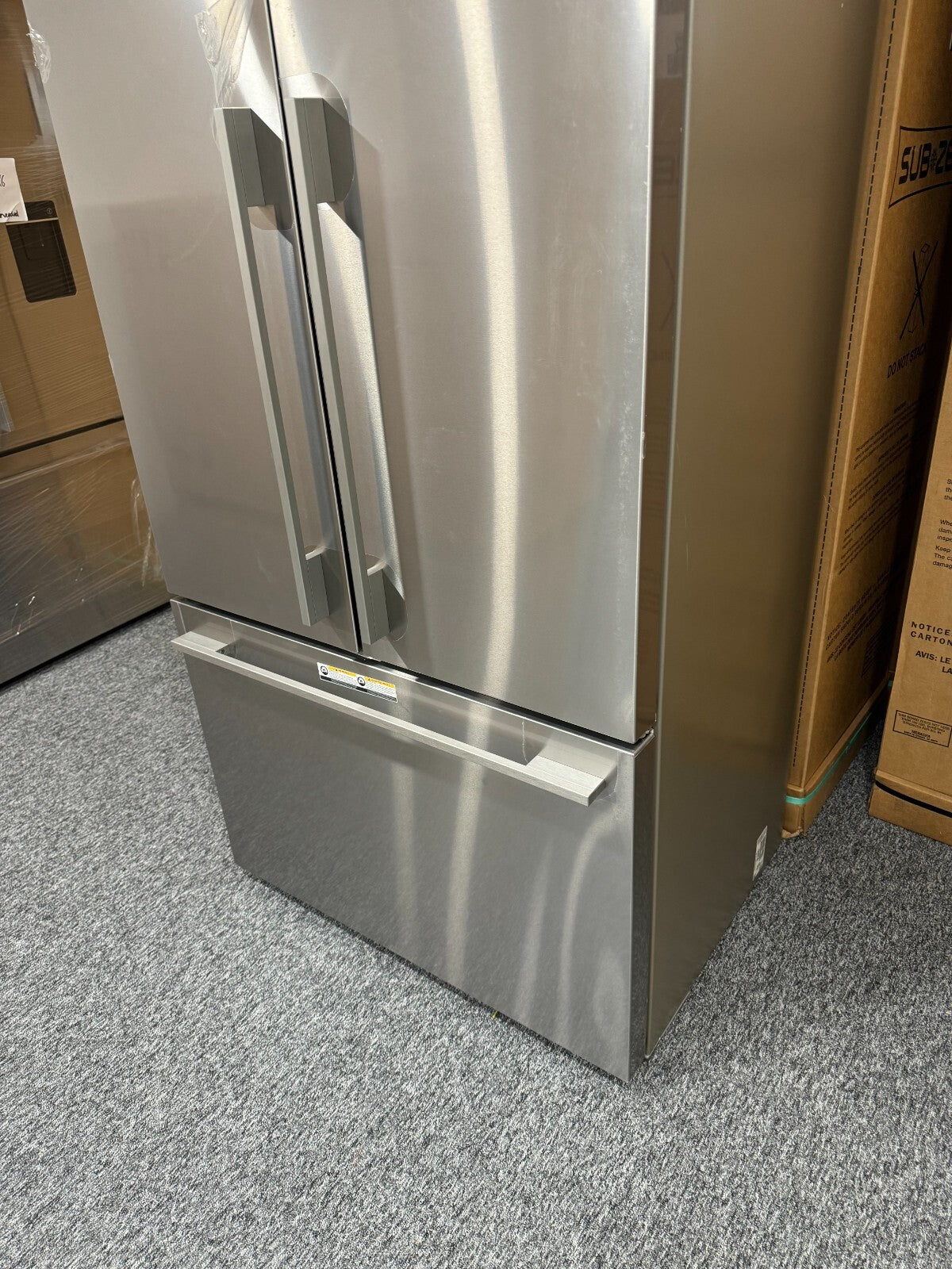 NEW Fisher & Paykel RF610ADJX7 Fridge Freezer Refrigeration Ice Appliance BR580