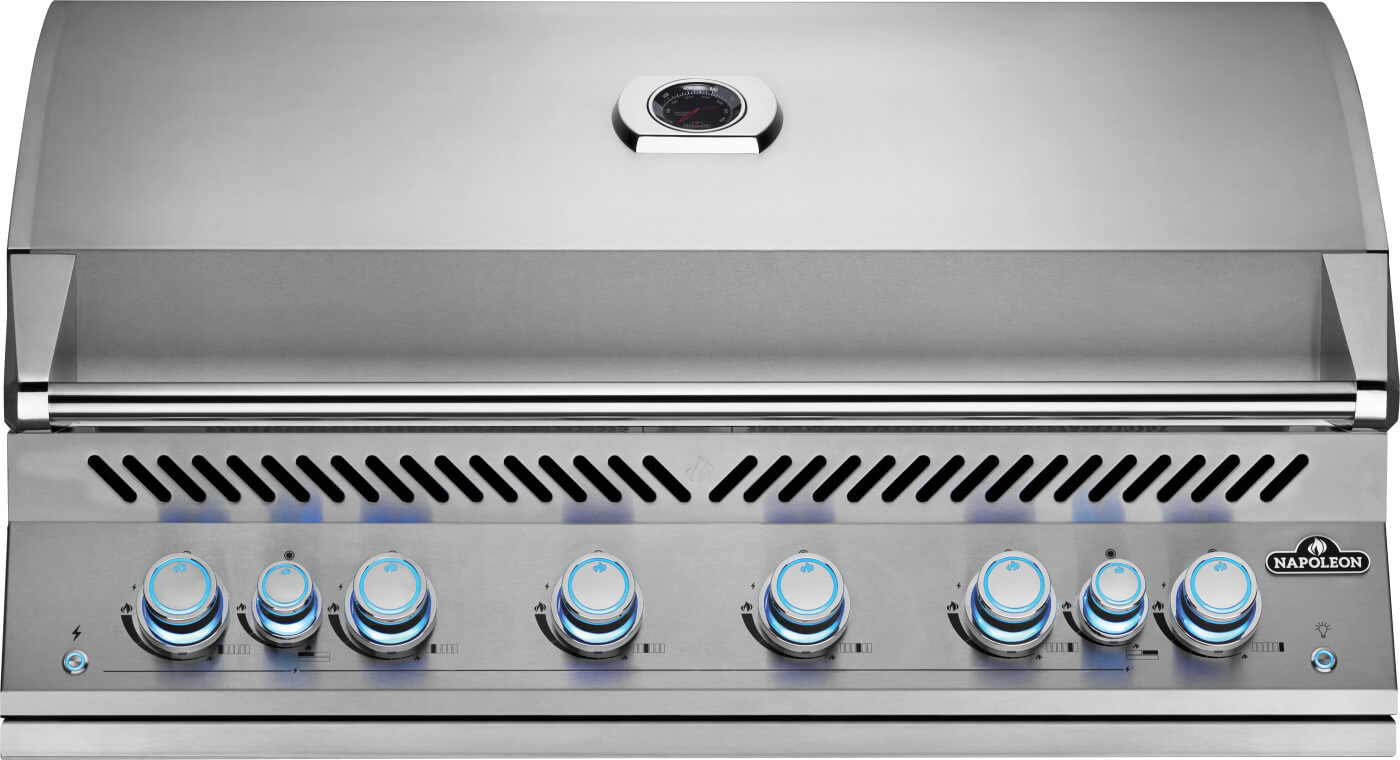 Built-In 700 Series 44 Gas Grill | 6 Burner Gas Grill | Infrared Rear Rotisserie | Stainless Steel WAVE™ Grids | Outdoor Kitchen UK | Caterbitz