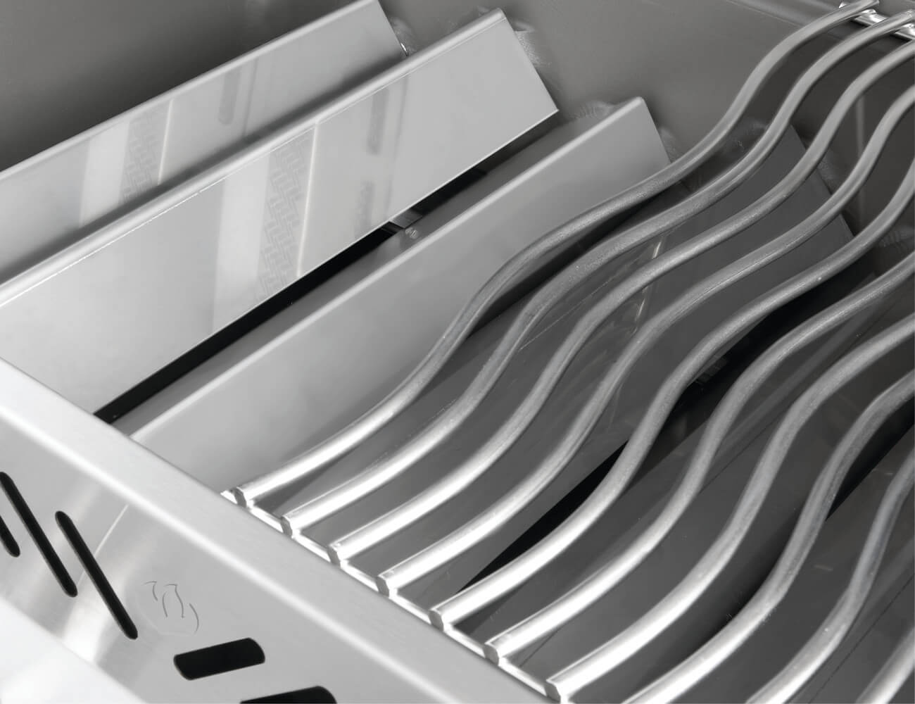 Built-in Prestige PRO 665 RB | 5 Burner Natural Gas Grill | Infrared Rear Burner | WAVE Stainless Steel Grids | Caterbitz UK