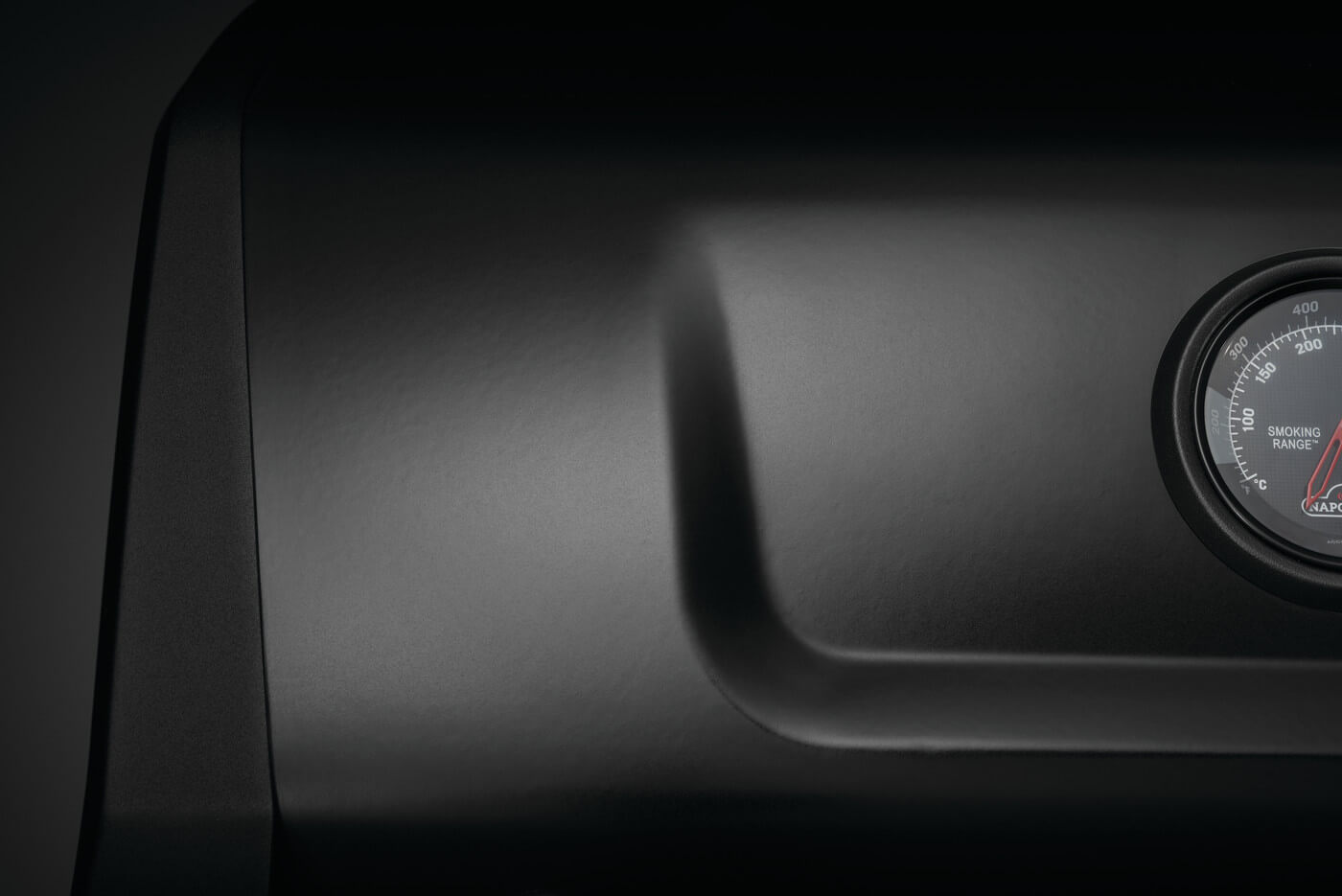 Phantom Freestyle 425 Gas Grill | Satin Black BBQ | 4 Burners | Infrared Sizzle Zone | WAVE Stainless Steel Grids | Caterbitz UK