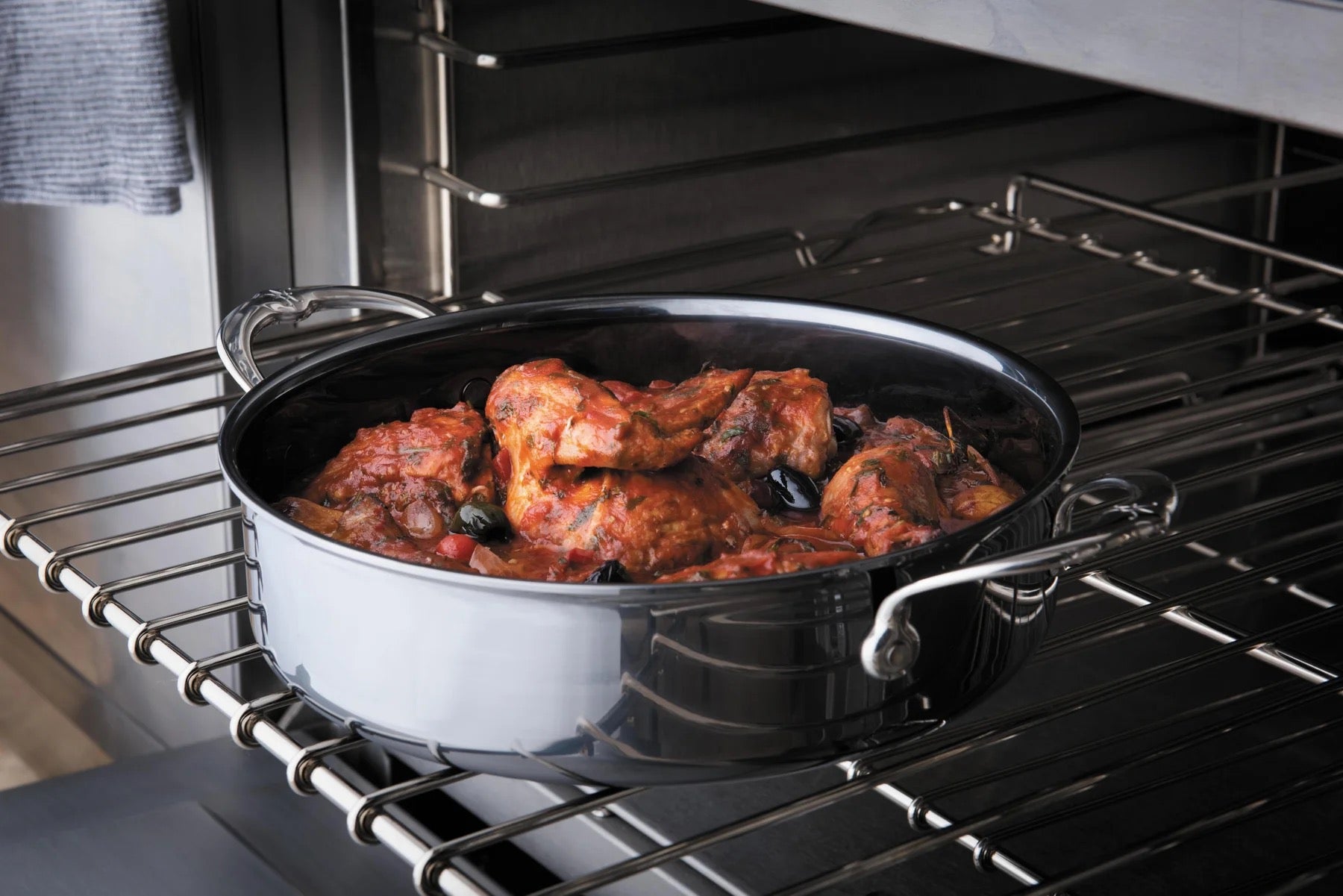 Hestan NanoBond Covered Sauteuse - 26cm