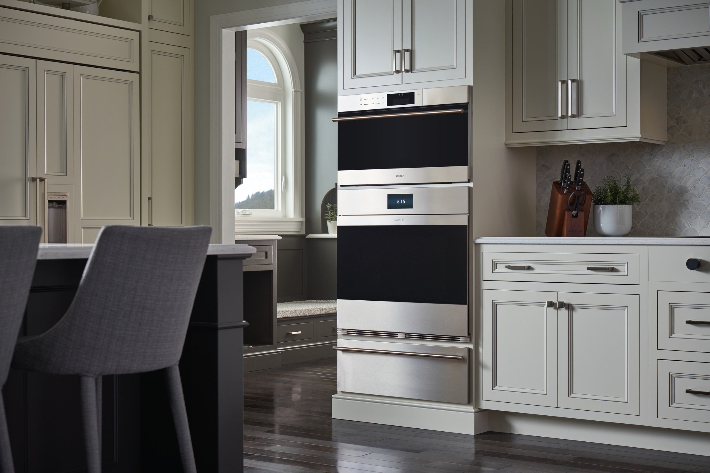 Wolf M Series Contemporary Stainless Steel Single Oven ICBSO3050CM/S