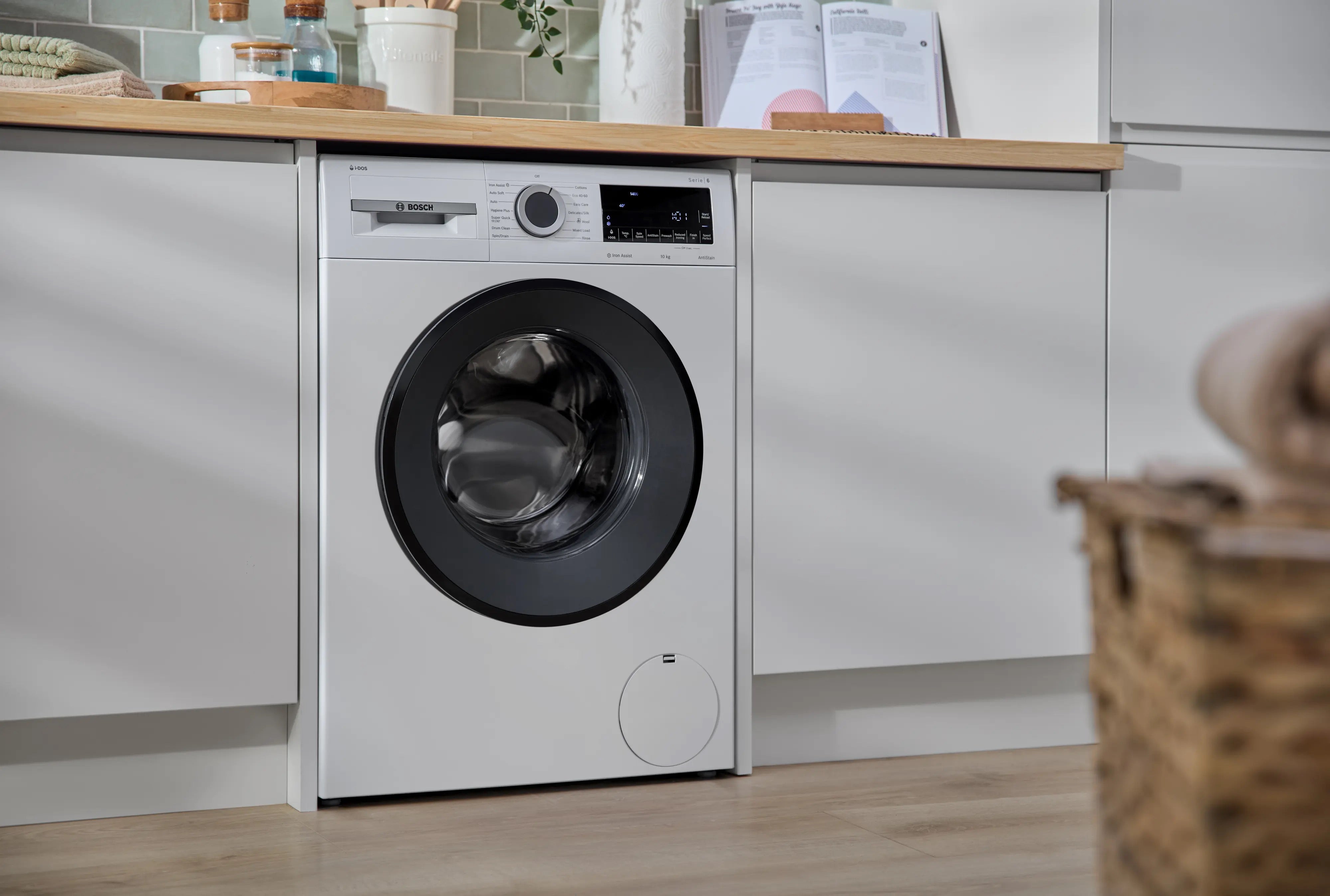 Bosch Series 6 Washing machine, front loader 10 kg max. 1400 rpm - WGG254F1GB
