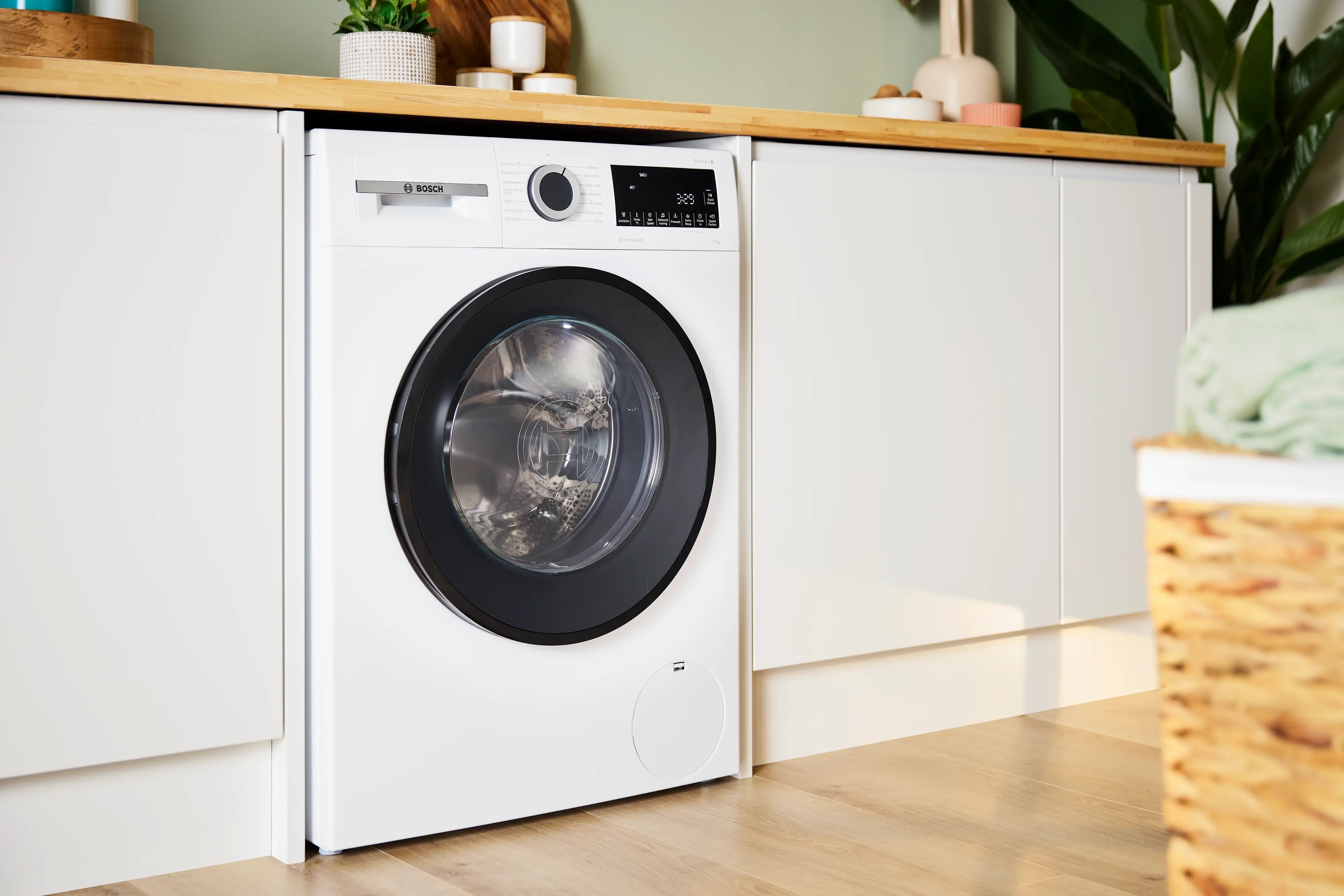 Bosch Series 6 Washing machine, front loader 9 kg max. 1400 rpm - WGG24400GB