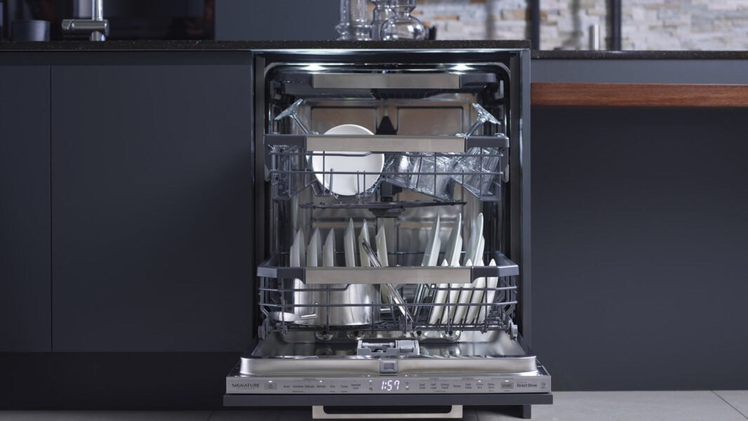 Signature Kitchen Suite PowerSteam Dishwasher