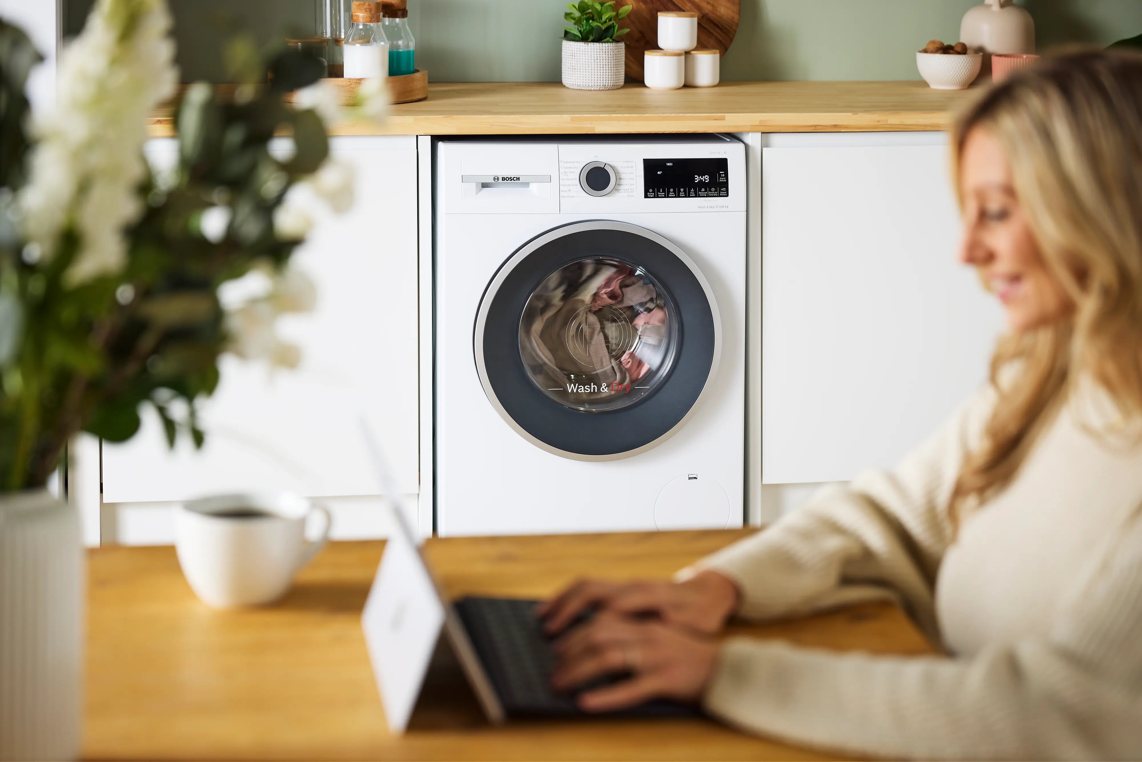Bosch Series 6 Washer dryer 10.5/6 kg max. 1400 rpm - WNG25401GB