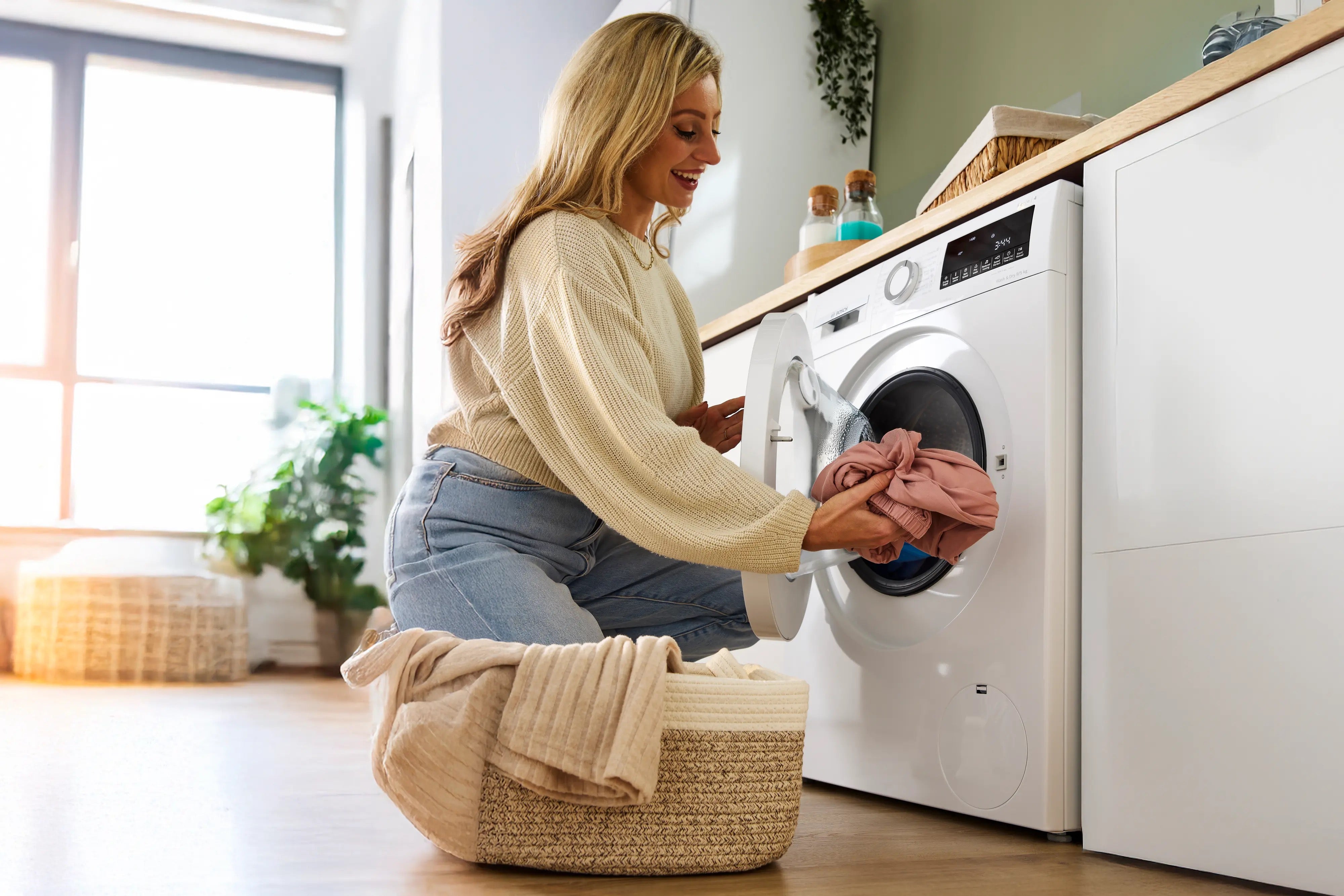 Bosch Series 4 Washer dryer 9/5 kg max. 1400 rpm - WNA144V9GB