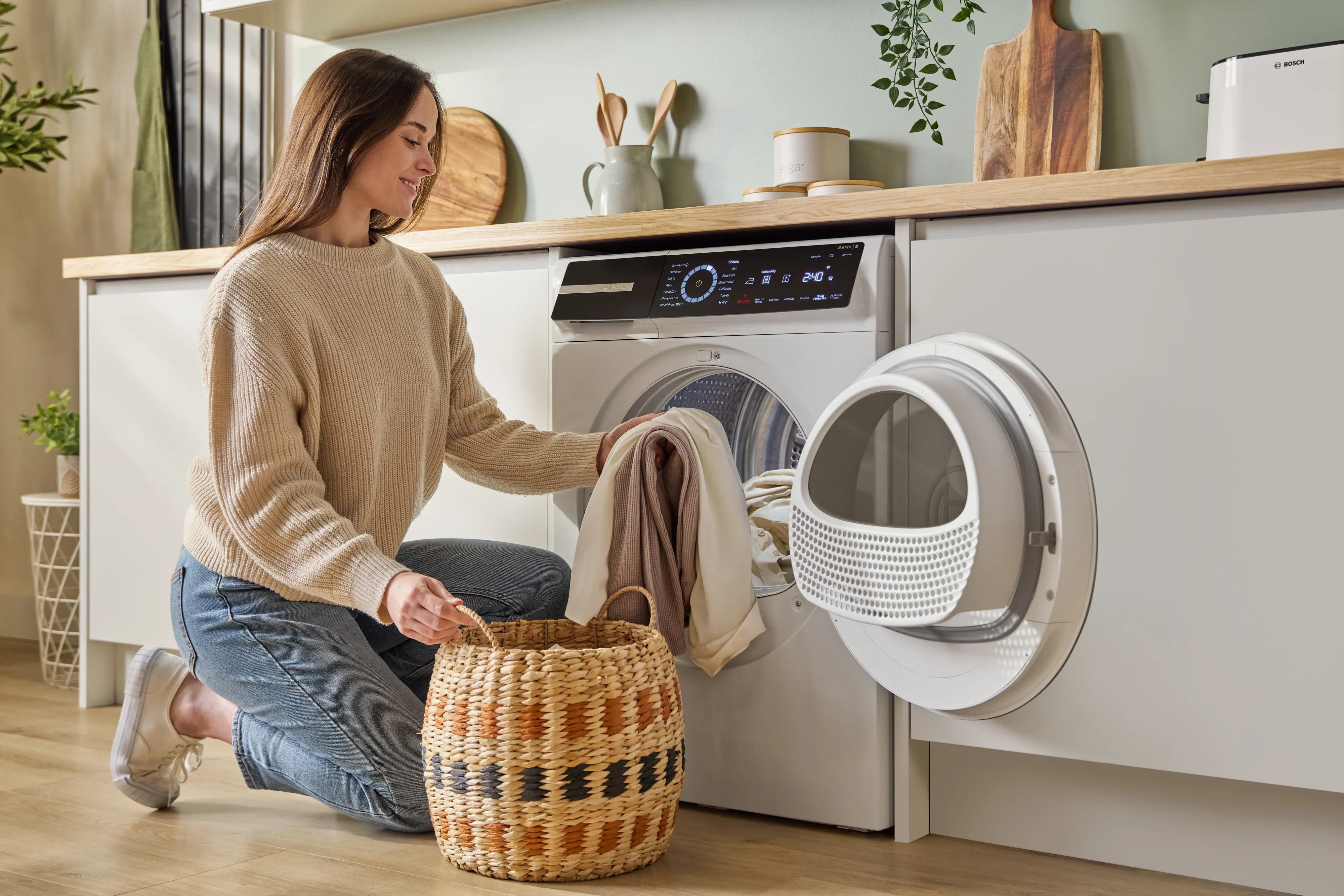 Bosch Series 8 Heat pump tumble dryer 9 kg - WRB247C9GB