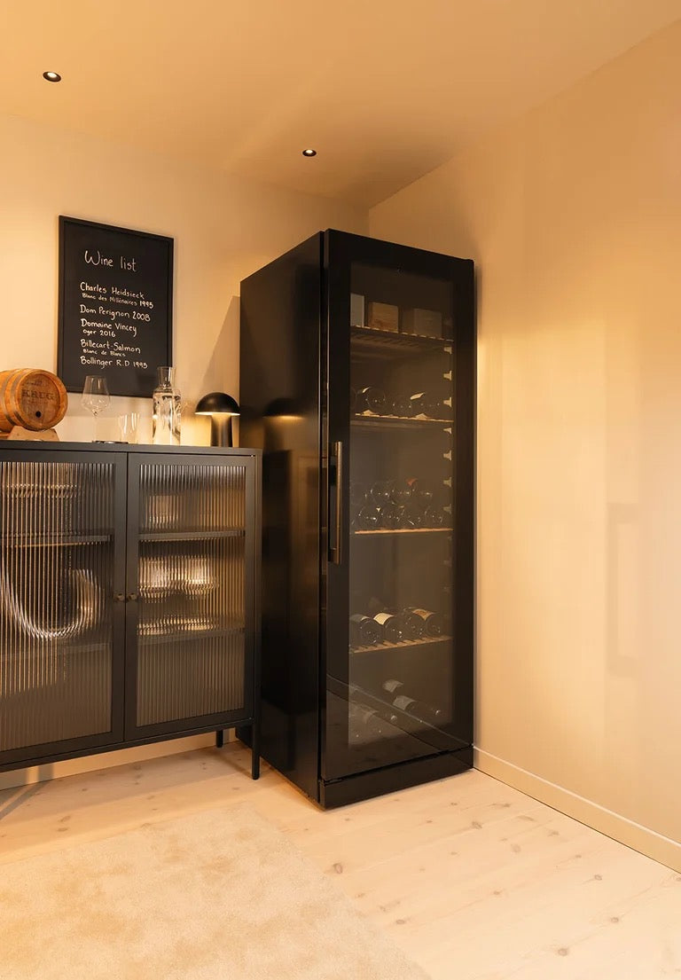 MQuvee Wine Cabinet - WineStore 215 Full Glass Black
