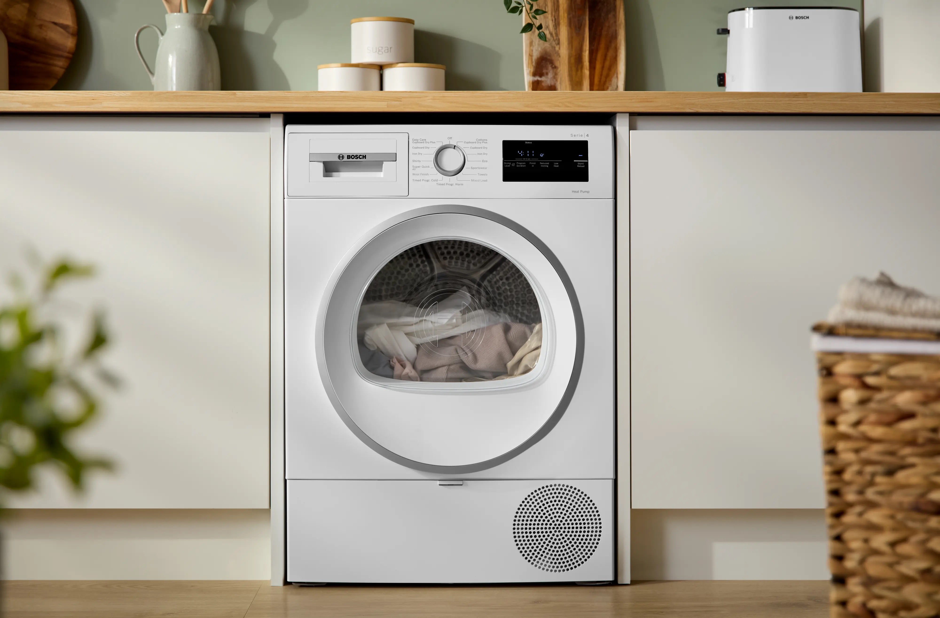 Bosch Series 4 Heat pump tumble dryer 8 kg - WTH85226GB