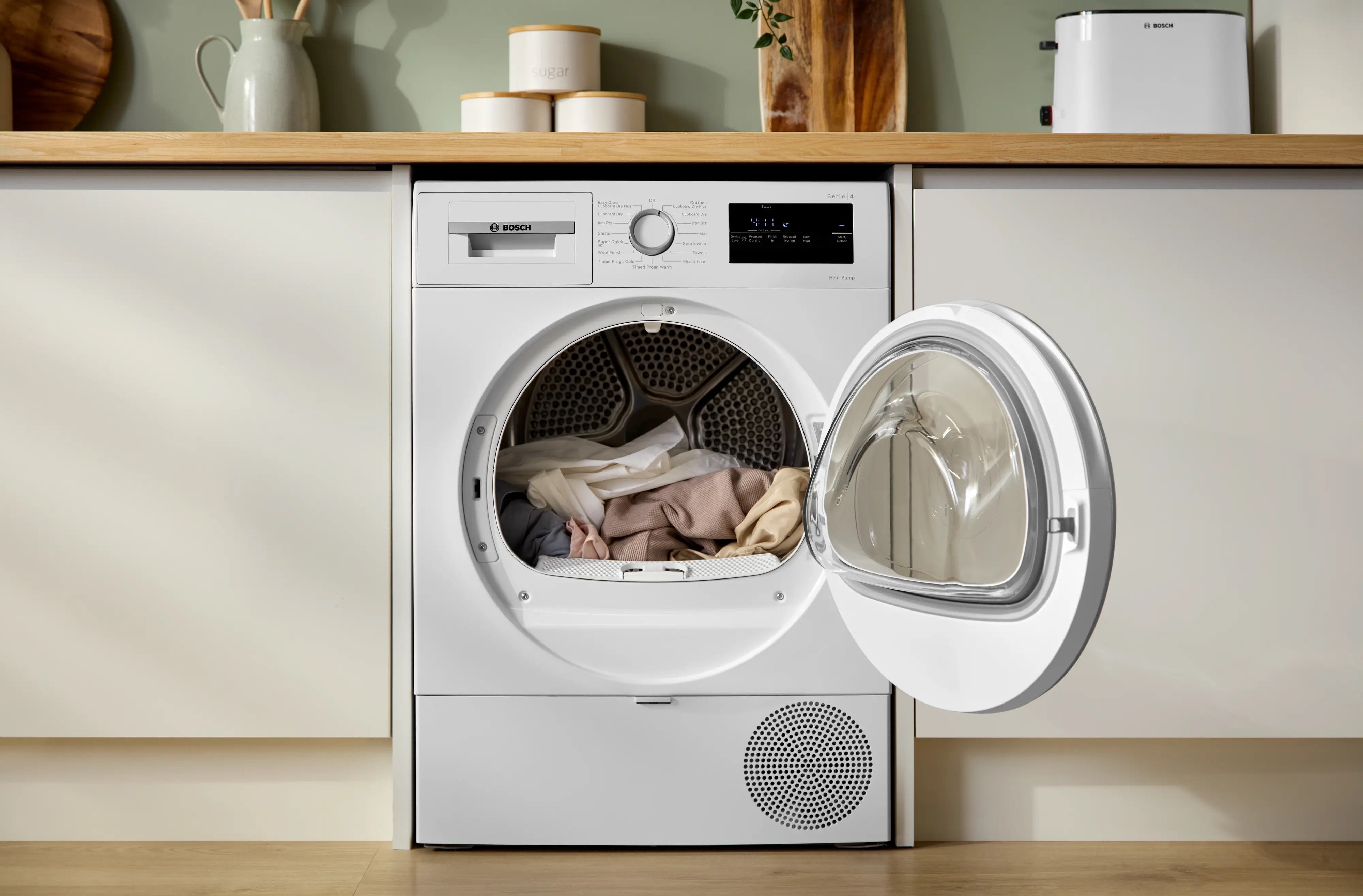 Bosch Series 4 Heat pump tumble dryer 8 kg - WTH85226GB
