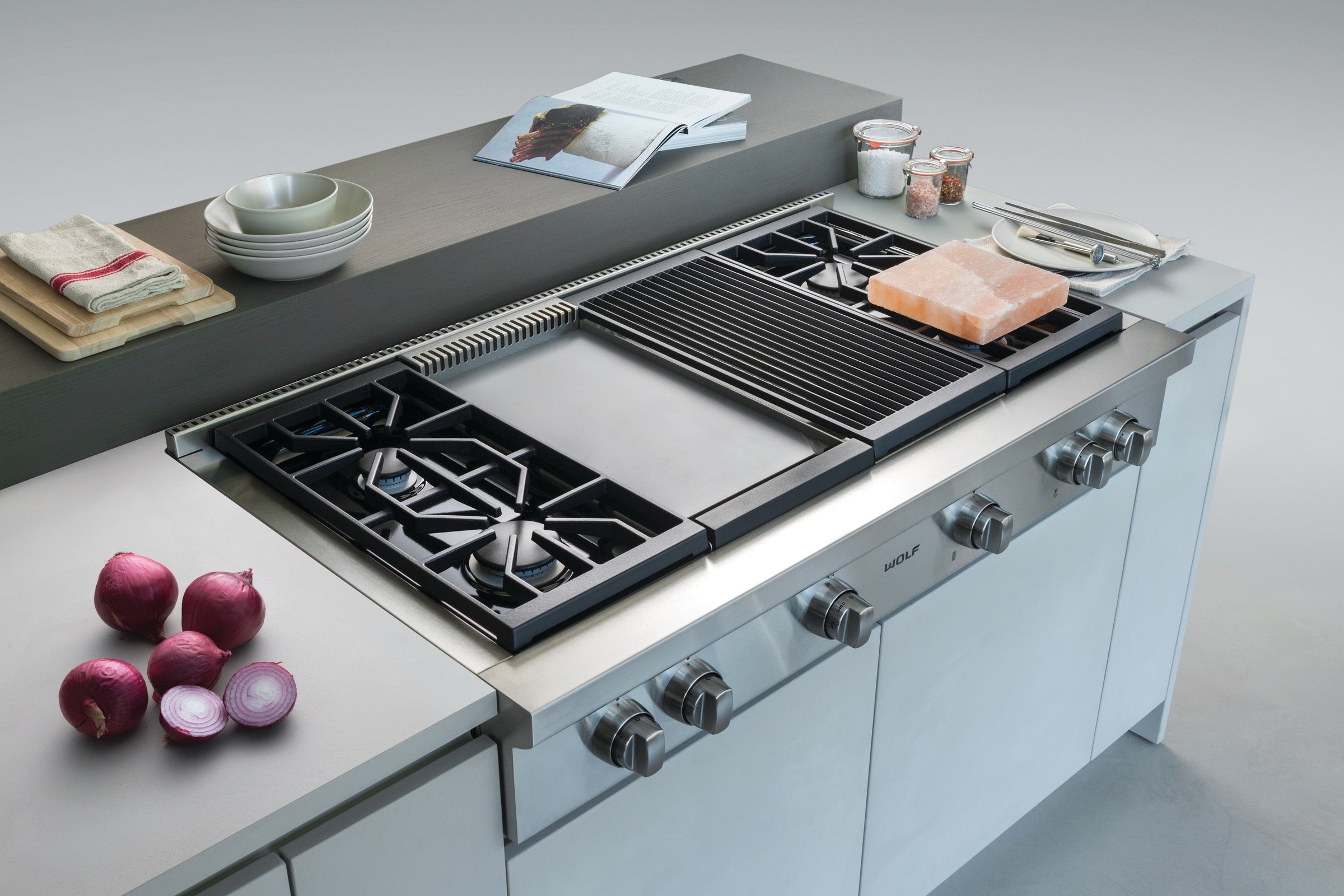 Wolf Sealed Burner Range-Top 4 Burner, Chargrill and Griddle ICBSRT484CG