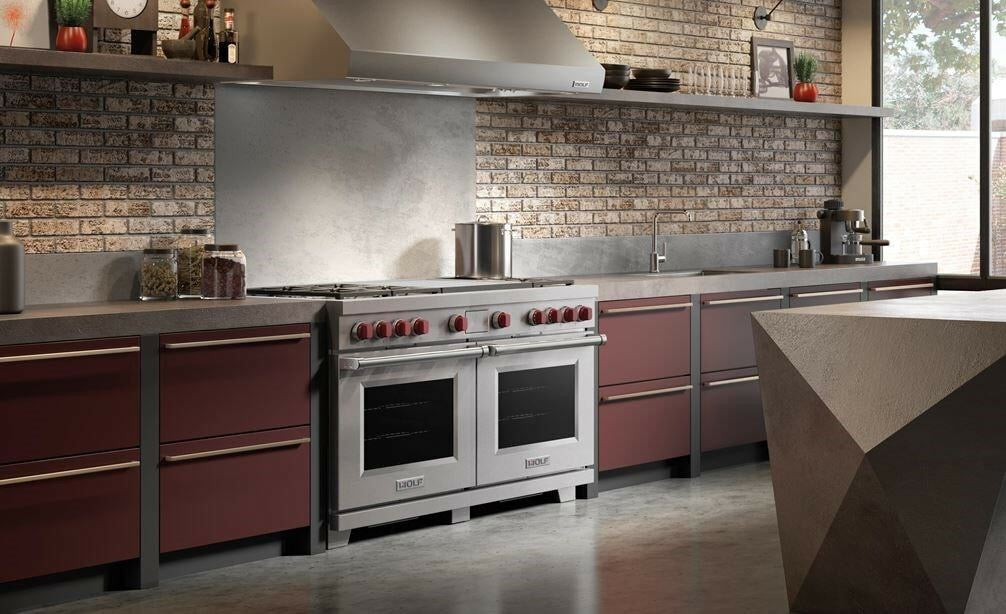 Wolf Dual Fuel Range, 6 Burner with Infrared Dual Griddle ICBDF60650DG/S/P