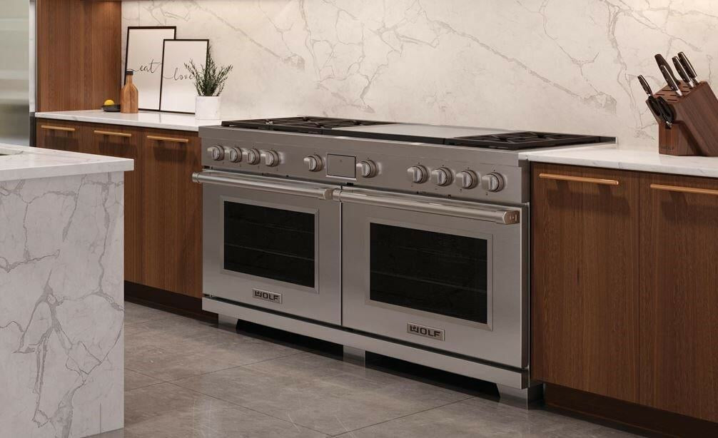 Wolf Dual Fuel Range, 6 Burner with Infrared Dual Griddle ICBDF60650DG/S/P