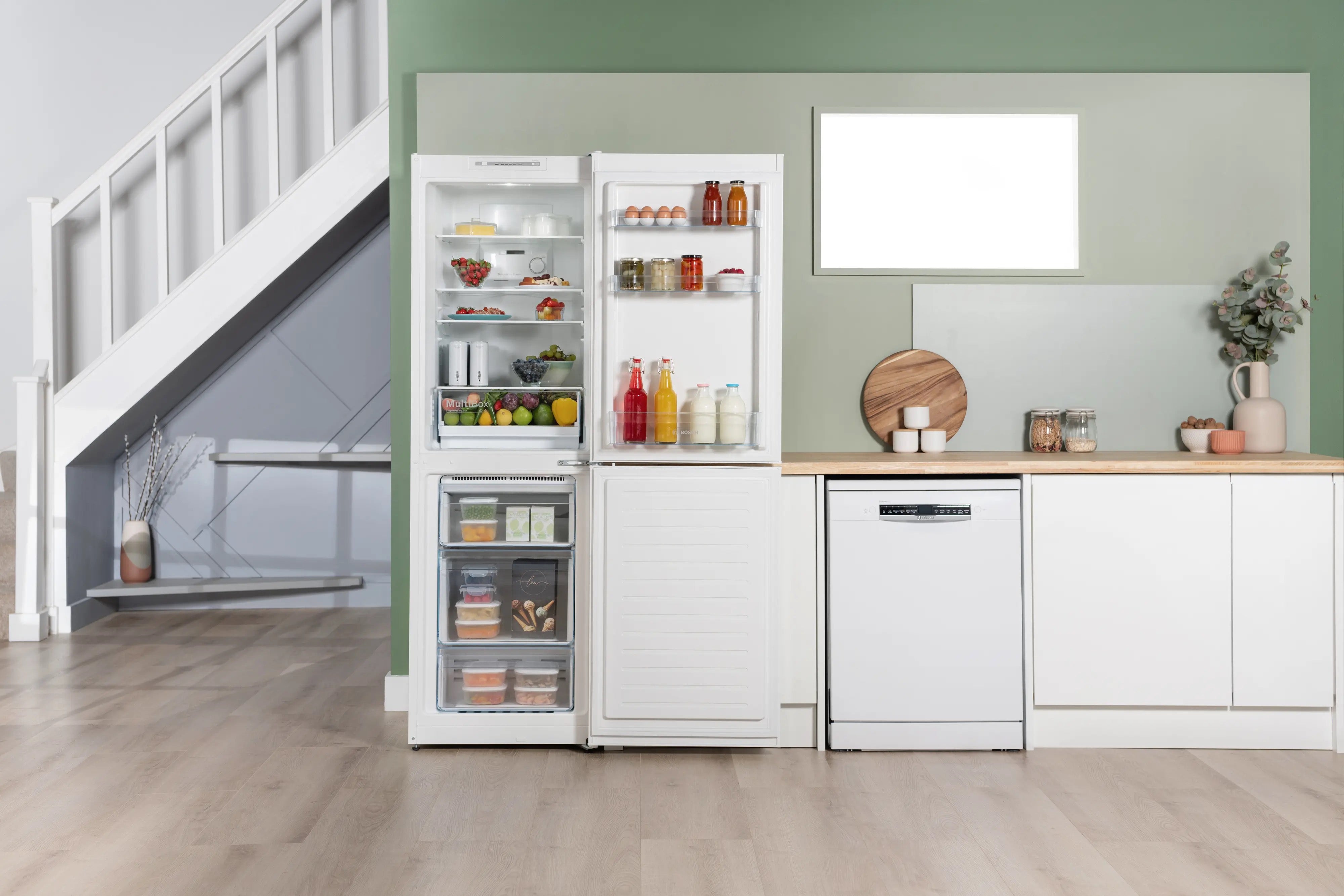 Bosch Series 2 Free-standing fridge-freezer White, Total No Frost - KGN34NWEAG