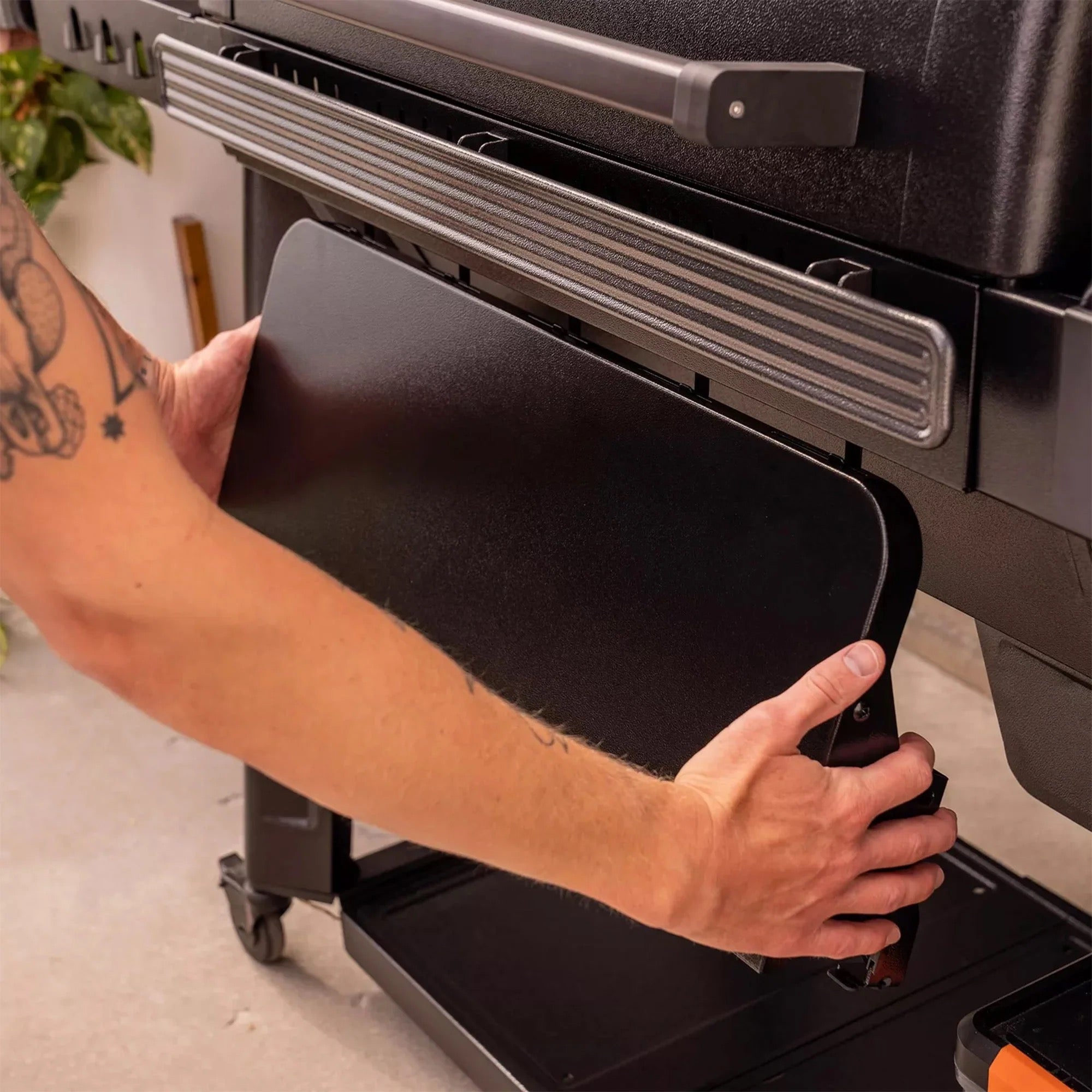 Traeger Pop-And-Lock Front Shelf - Small