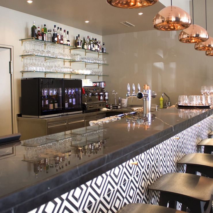EuroCave 8-bottle wine bar - brings wine to the correct temperature and preserves open bottles