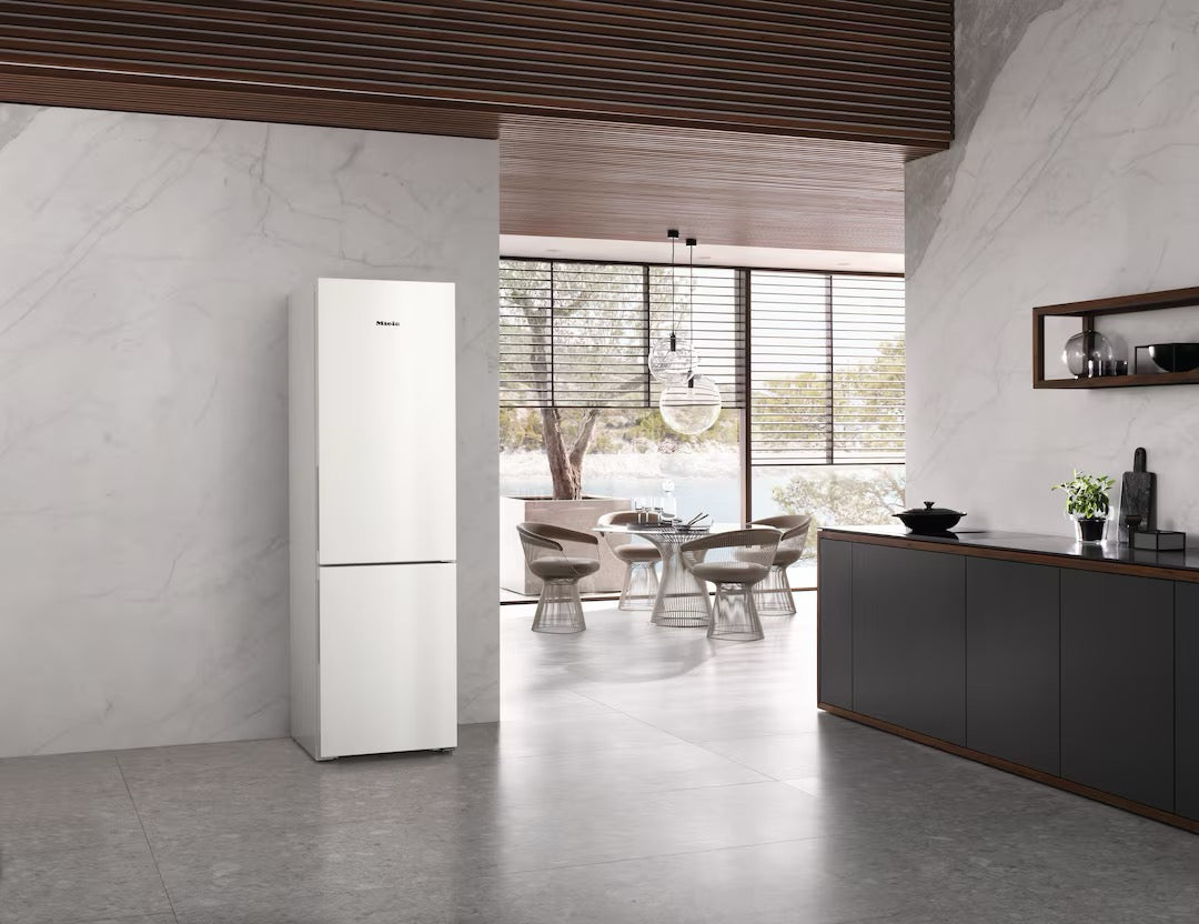 Miele Freestanding fridge-freezer KFN 4395 CD White