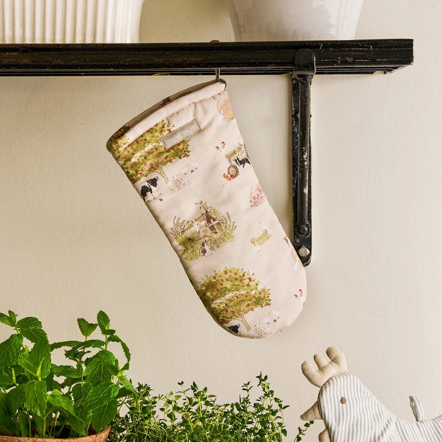 Sophie Allport Farm Friends Oven Mitt
