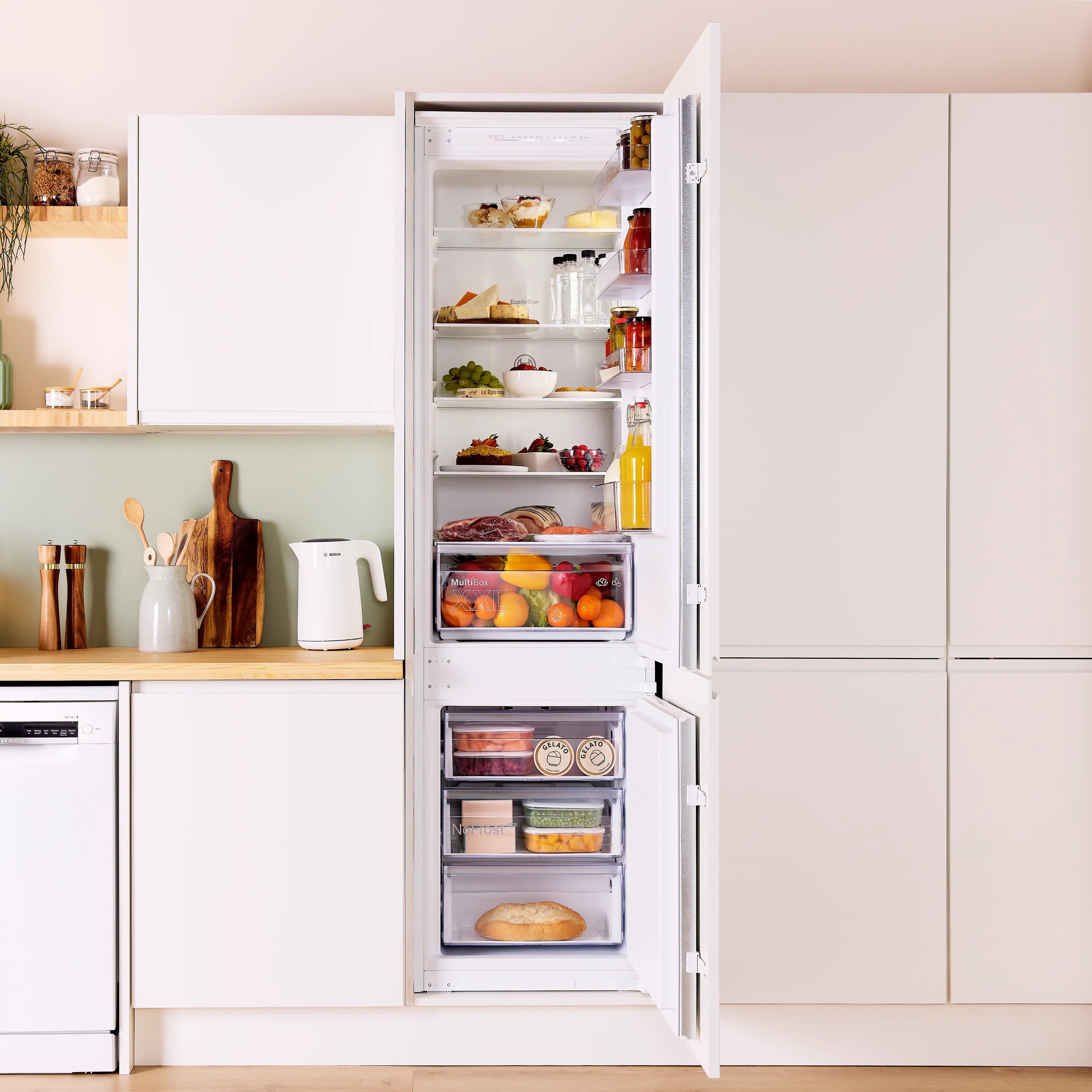 Bosch Series 2 Built-in fridge-freezer with freezer at bottom 193.5 x 54.1 cm - KIN96NSE0G
