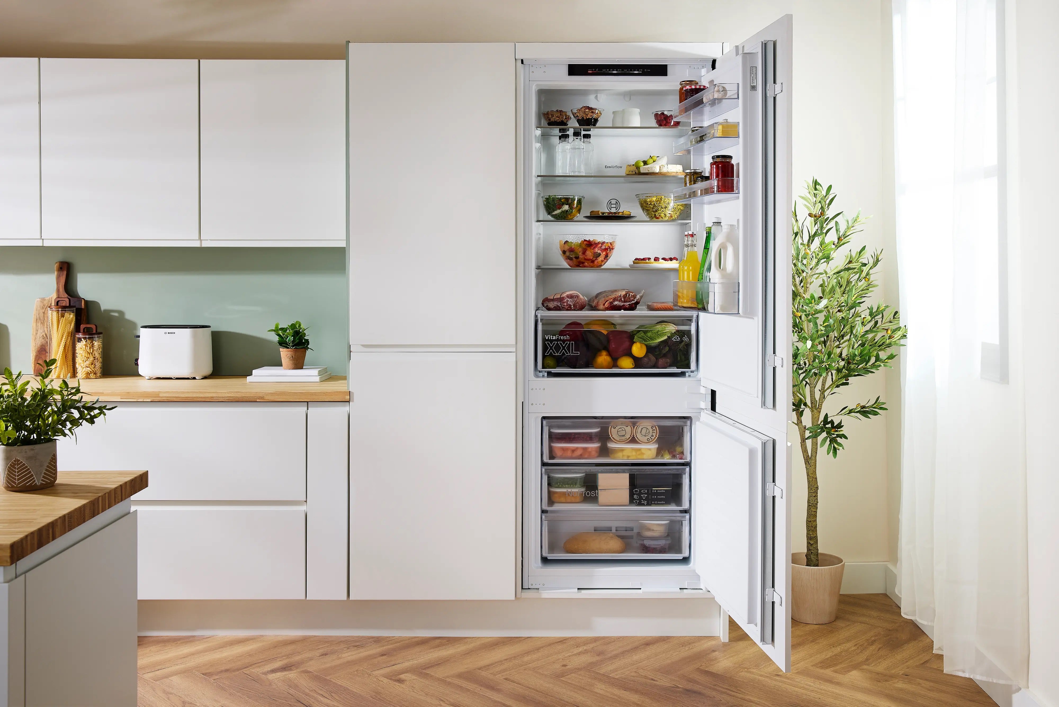 Bosch Series 2 Built-in fridge-freezer with freezer at bottom 193.5 x 69.1 cm - KBN96NSE1G