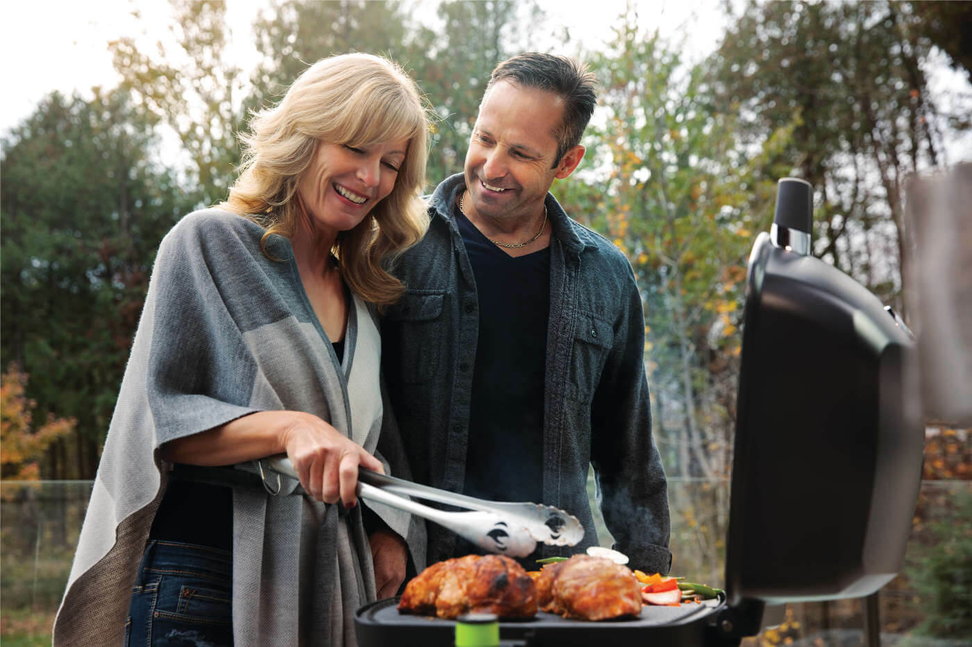 TravelQ PRO285E | Portable Electric Grill | 1 Burner | WAVE Cast Iron Grids | Cast Aluminum Lid | Caterbitz UK